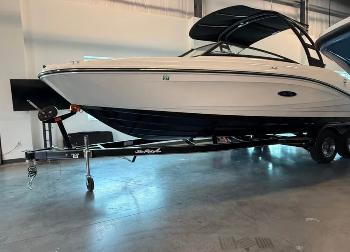 2024 Sea Ray 230 - exterior