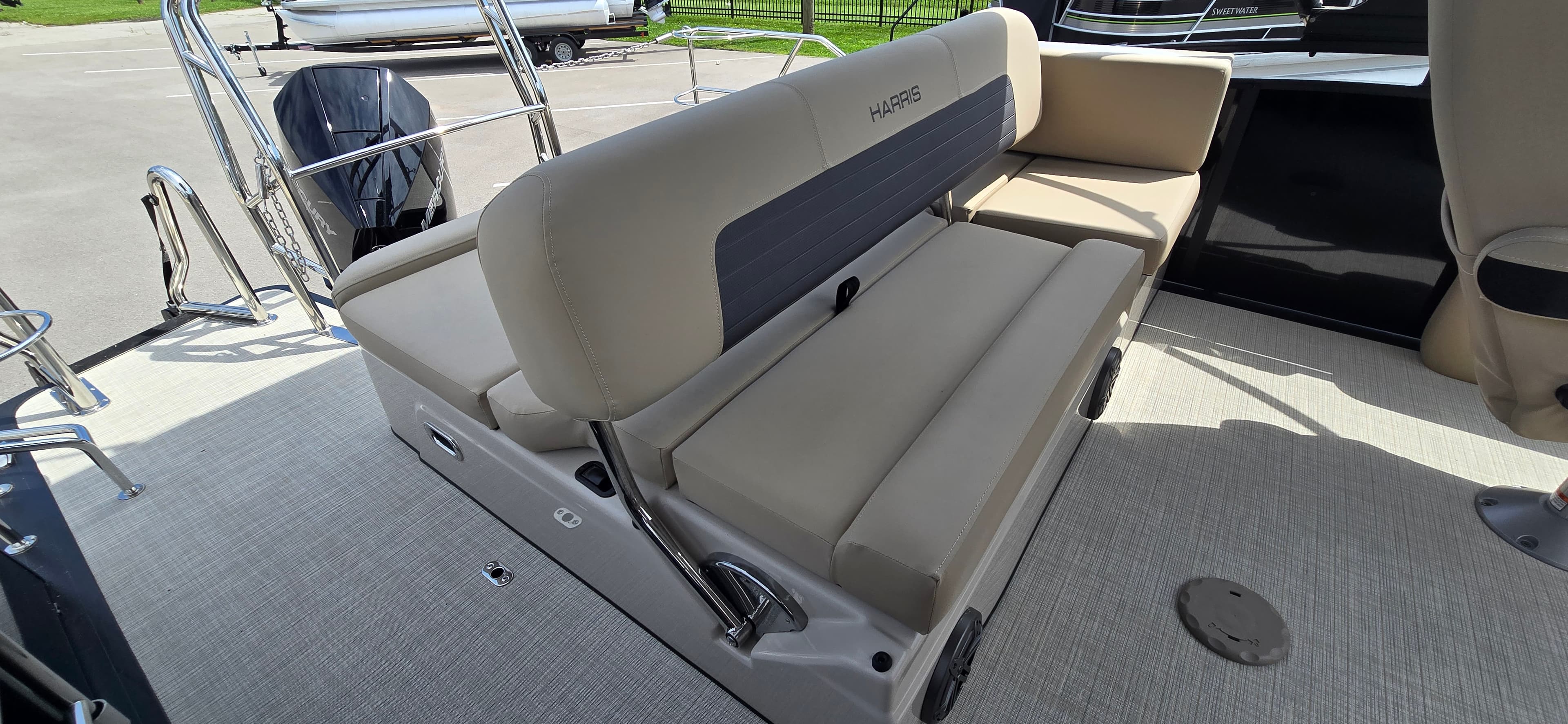 2025 Harris Solstice 250 - exterior