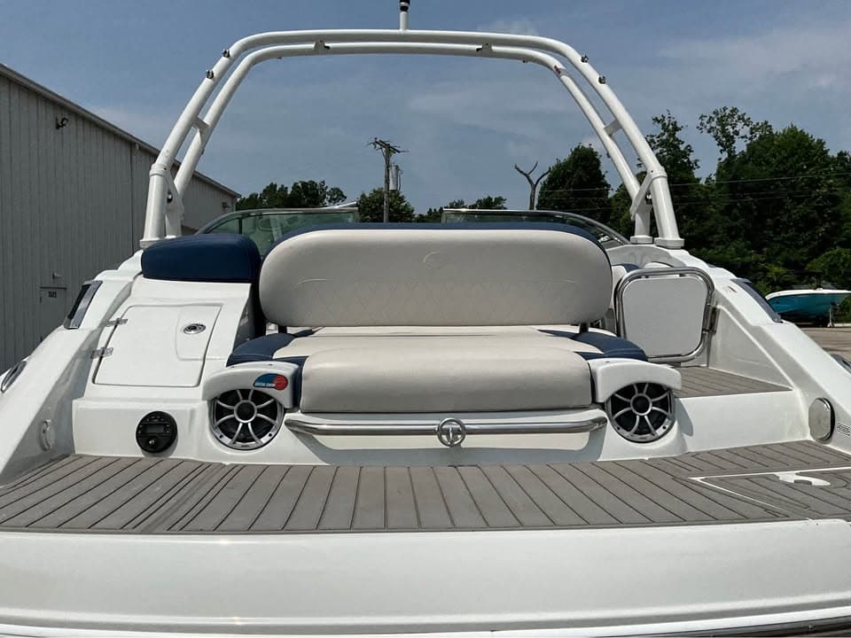2023 Crownline E235 - exterior