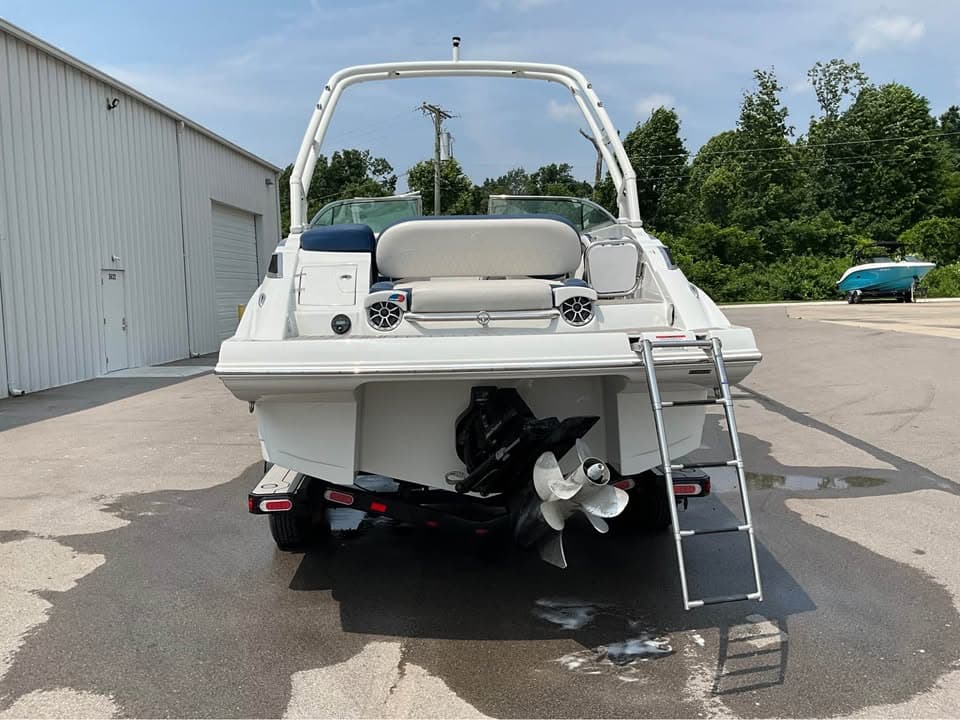 2023 Crownline E235 - exterior