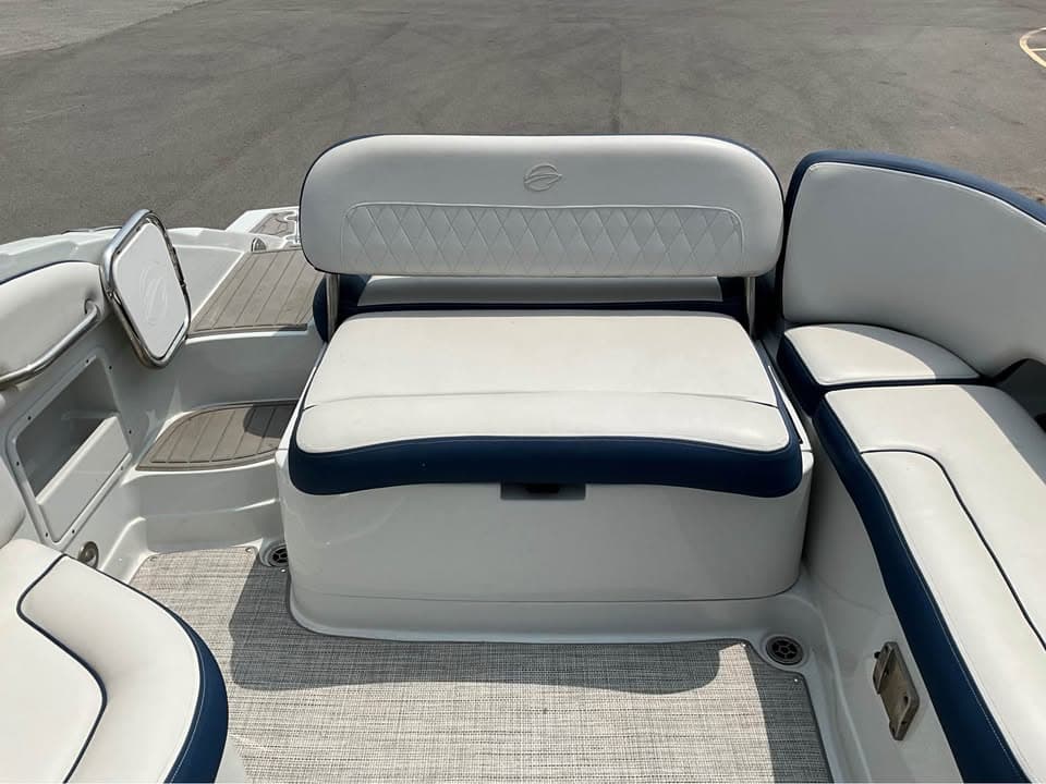 2023 Crownline E235 - exterior