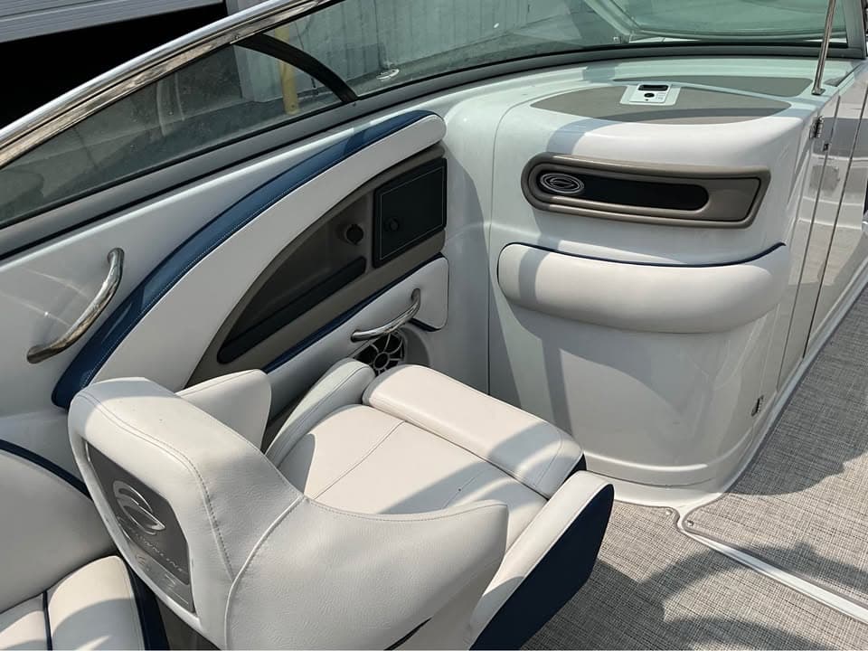 2023 Crownline E235 - exterior