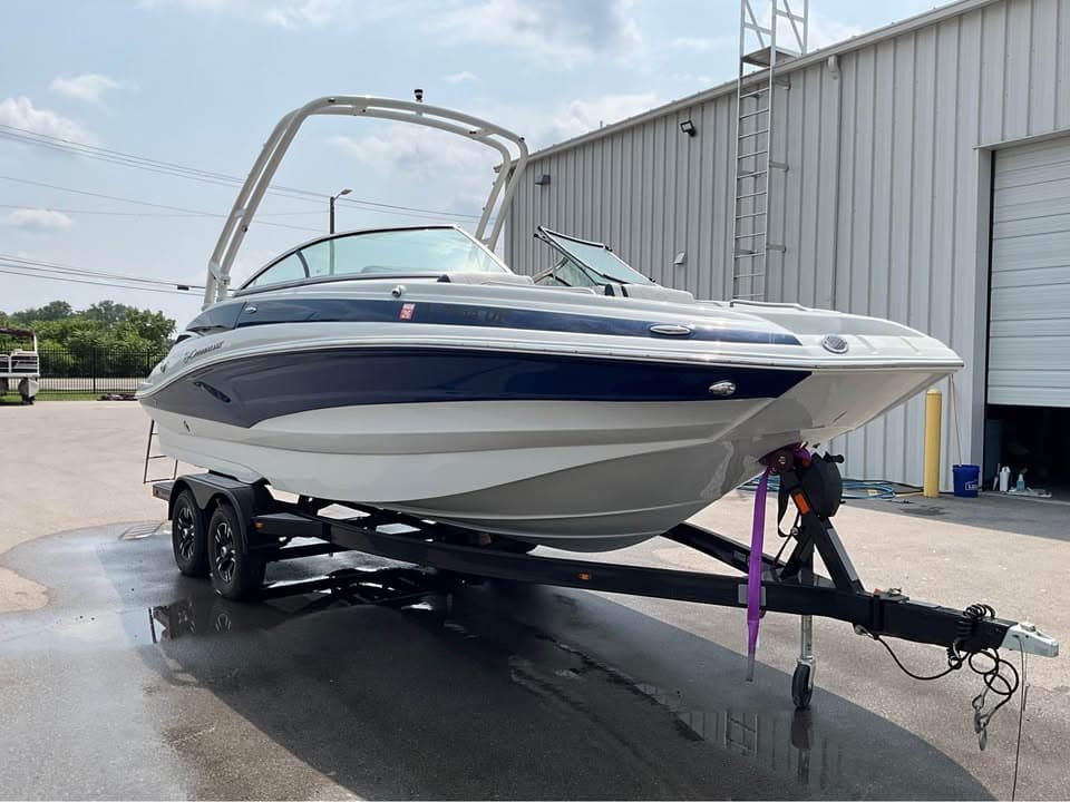 2023 Crownline E235 - exterior