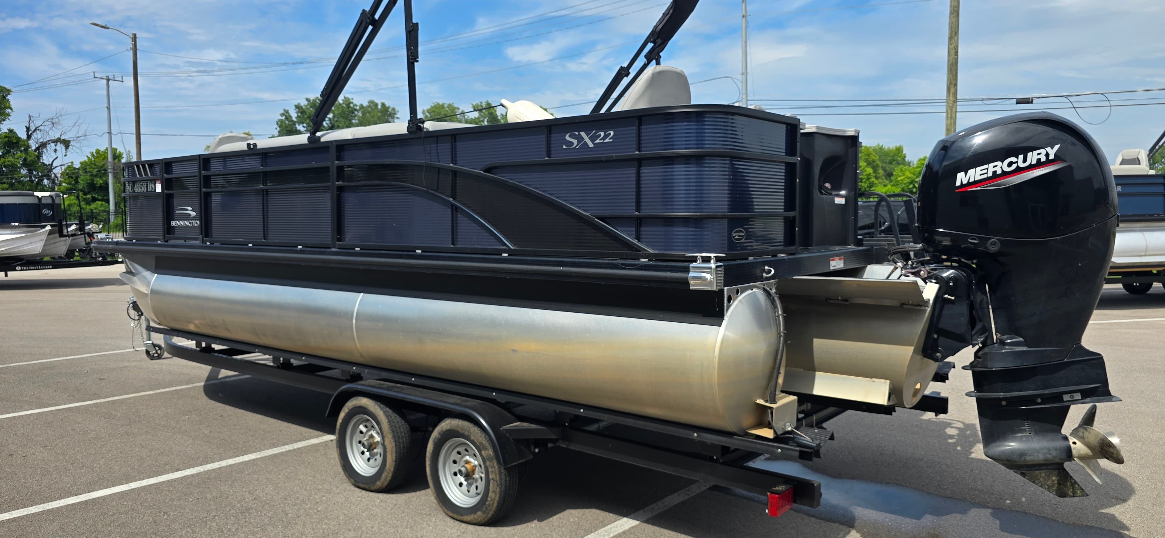 2022 Bennington SX 22 - exterior