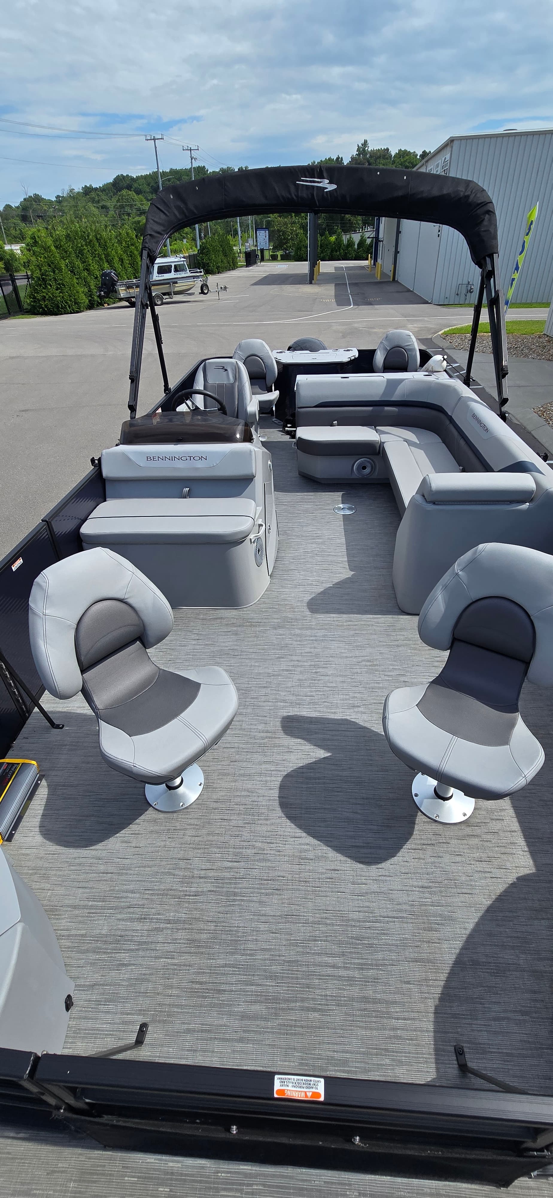 2022 Bennington SX 22 - exterior