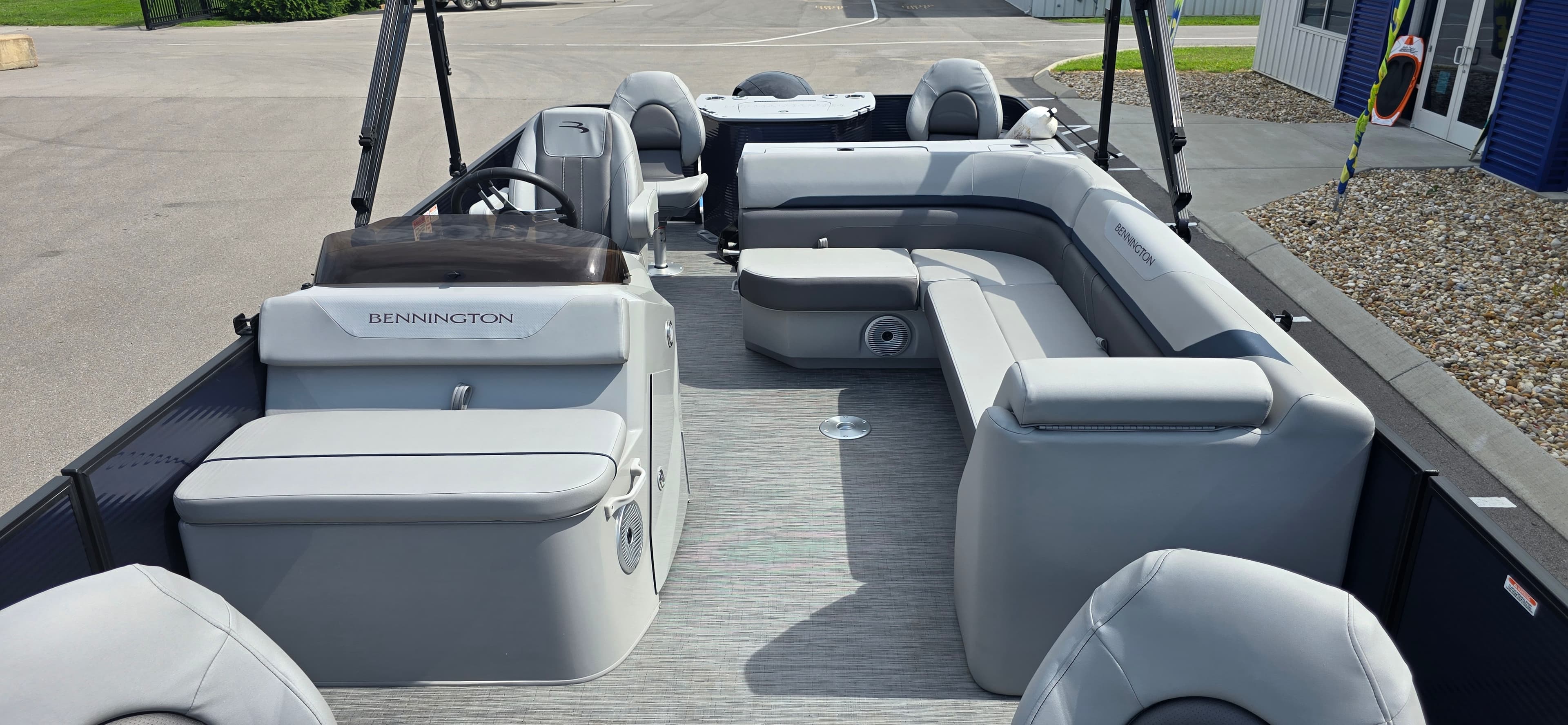 2022 Bennington SX 22 - exterior