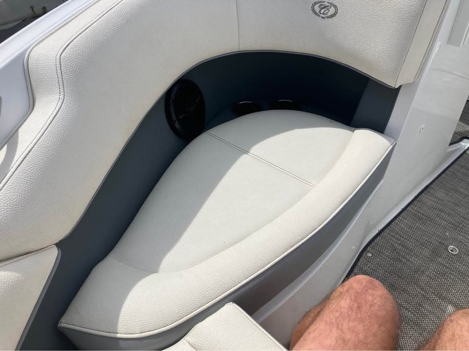 2019 Cobalt 200s - exterior