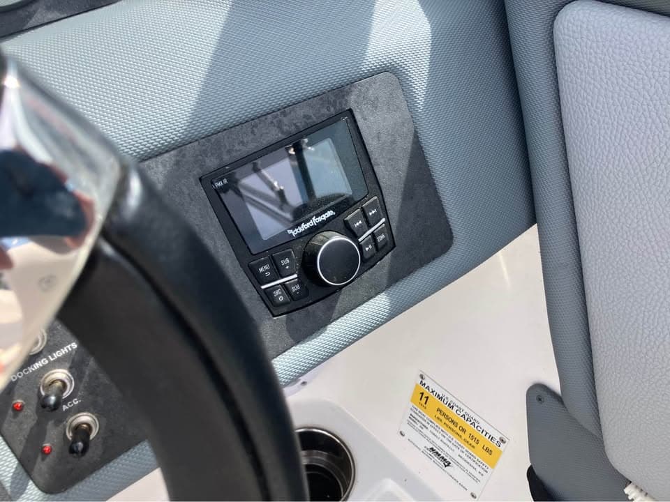 2019 Cobalt 200s - exterior