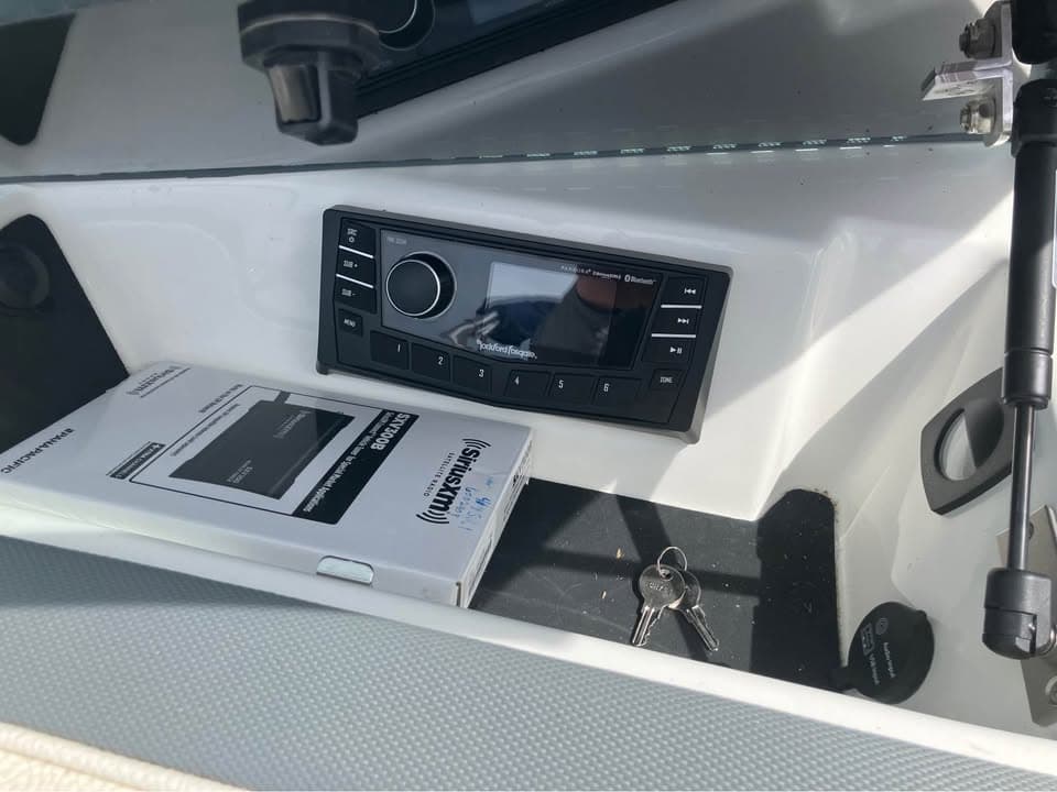 2019 Cobalt 200s - exterior