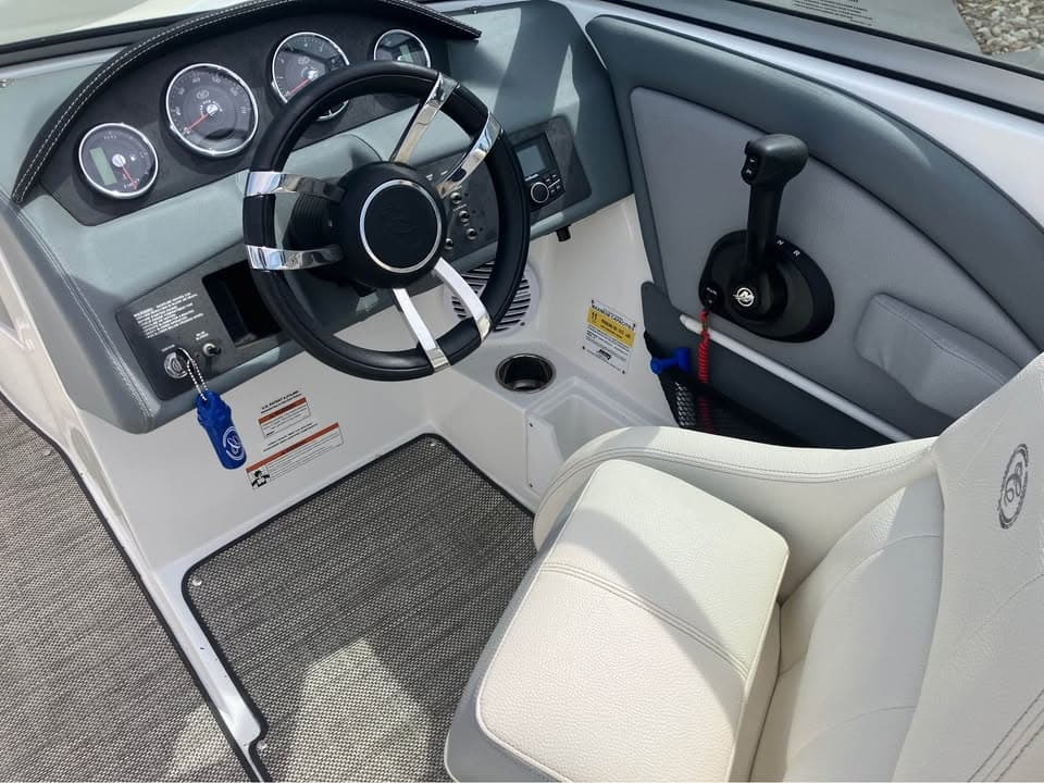 2019 Cobalt 200s - exterior