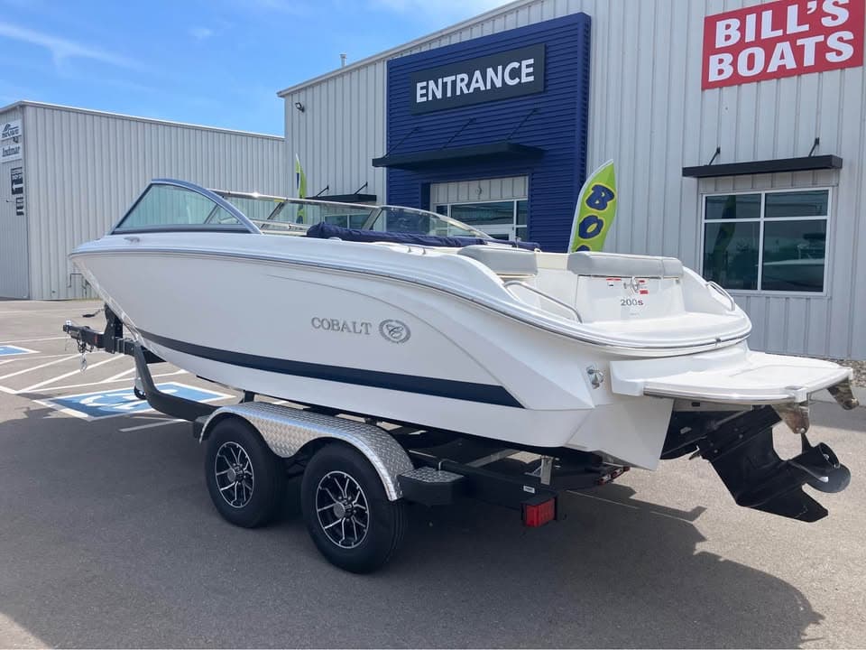 2019 Cobalt 200s - exterior