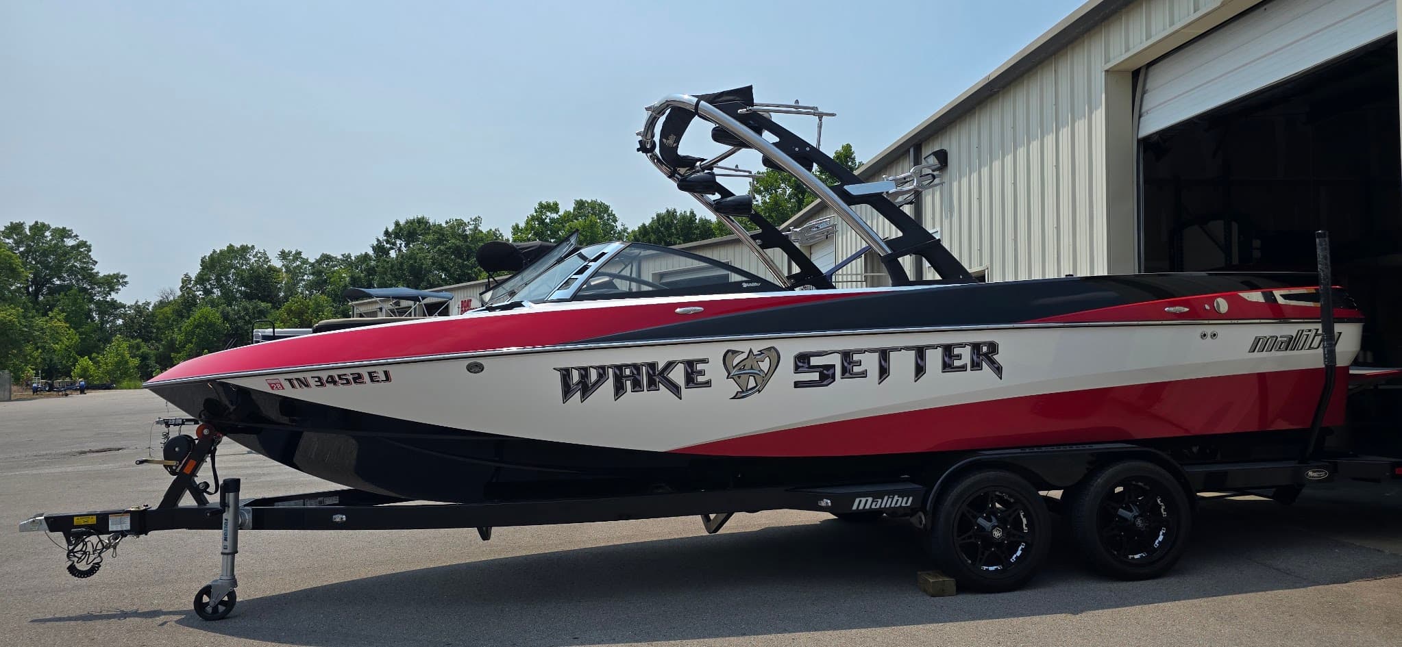 2011 Malibu Wakesetter LSV 247 - exterior