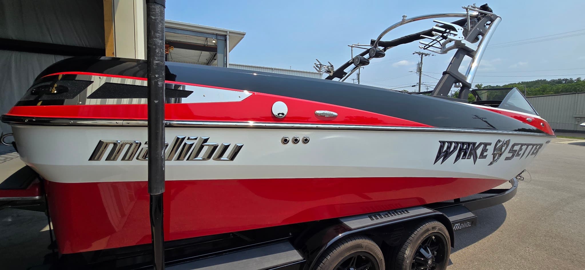 2011 Malibu Wakesetter LSV 247 - exterior