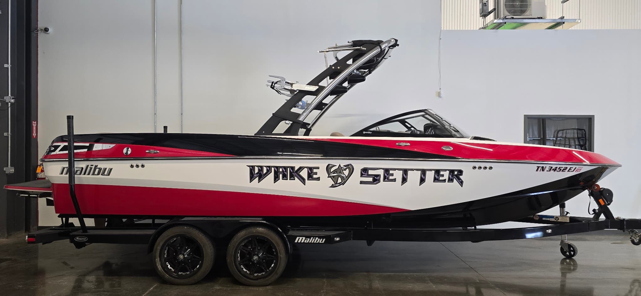 2011 Malibu Wakesetter LSV 247 - exterior