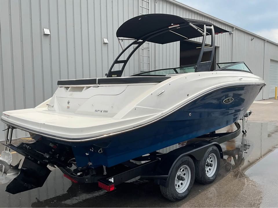 2023 Sea Ray 230 SPX - exterior