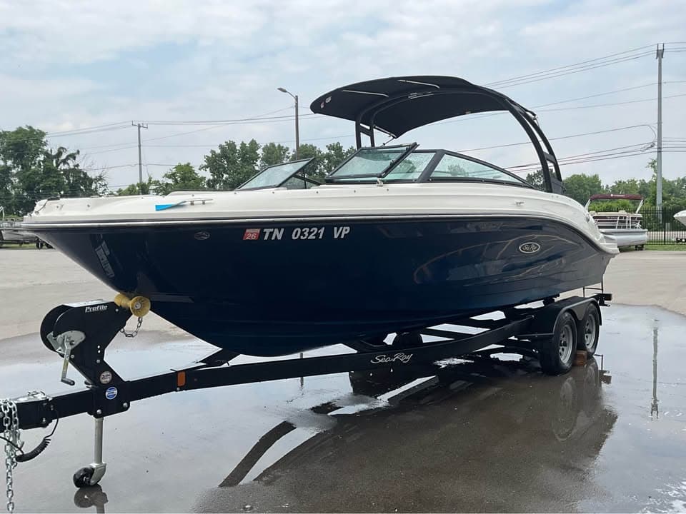 2023 Sea Ray 230 SPX - exterior