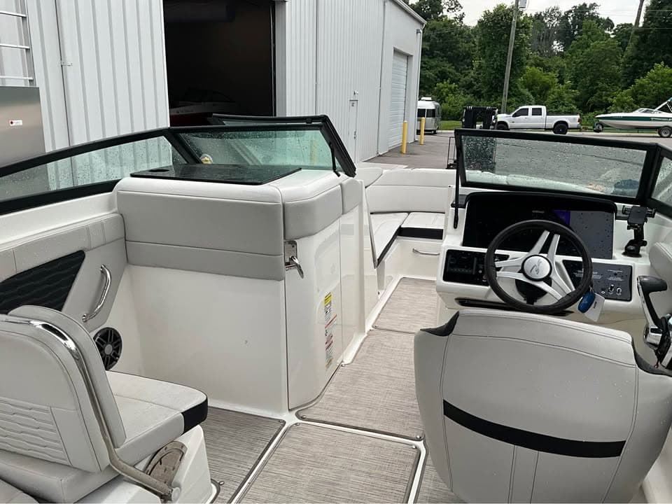2023 Sea Ray 230 SPX - exterior