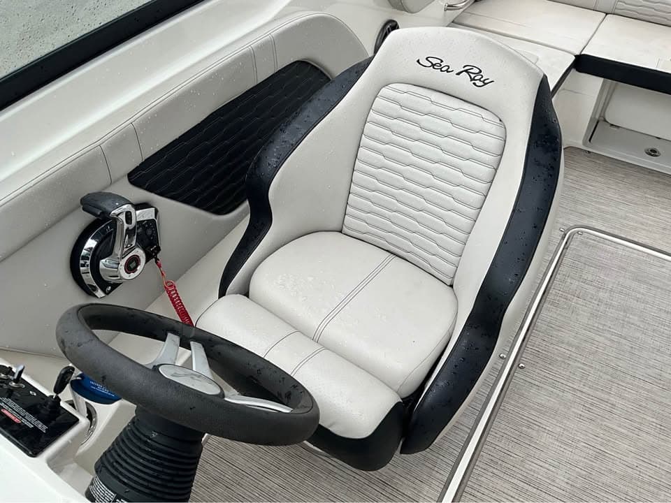2023 Sea Ray 230 SPX - exterior