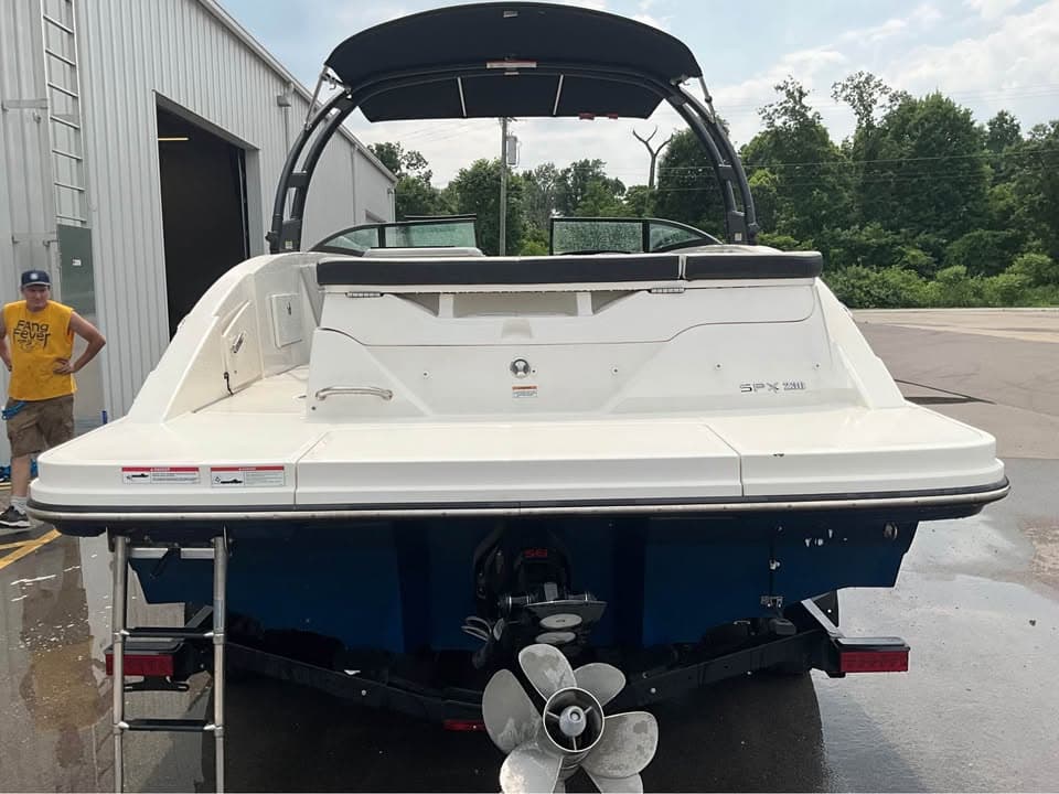 2023 Sea Ray 230 SPX - exterior