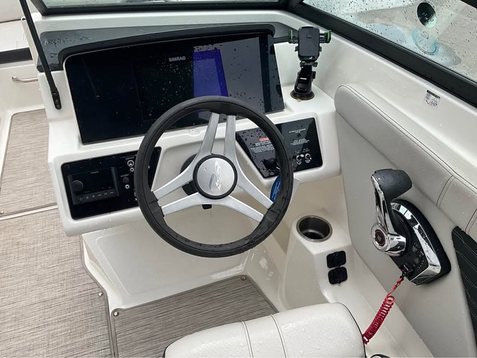 2023 Sea Ray 230 SPX - exterior