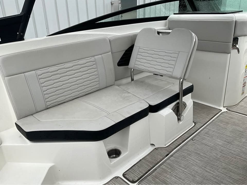 2023 Sea Ray 230 SPX - exterior