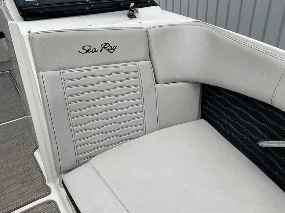 2023 Sea Ray 230 SPX - exterior
