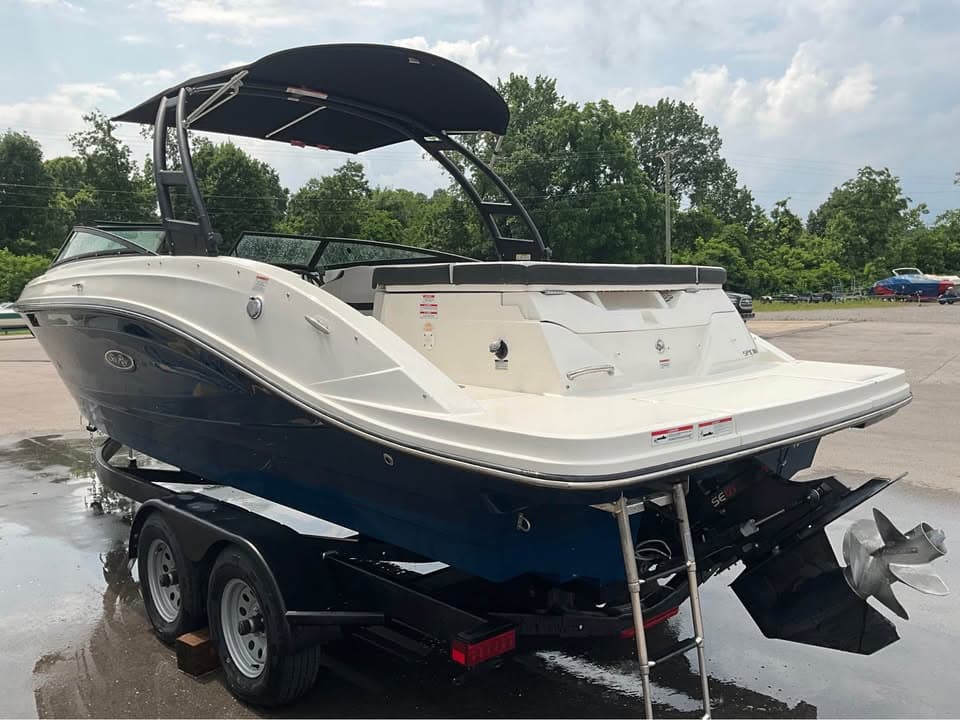 2023 Sea Ray 230 SPX - exterior