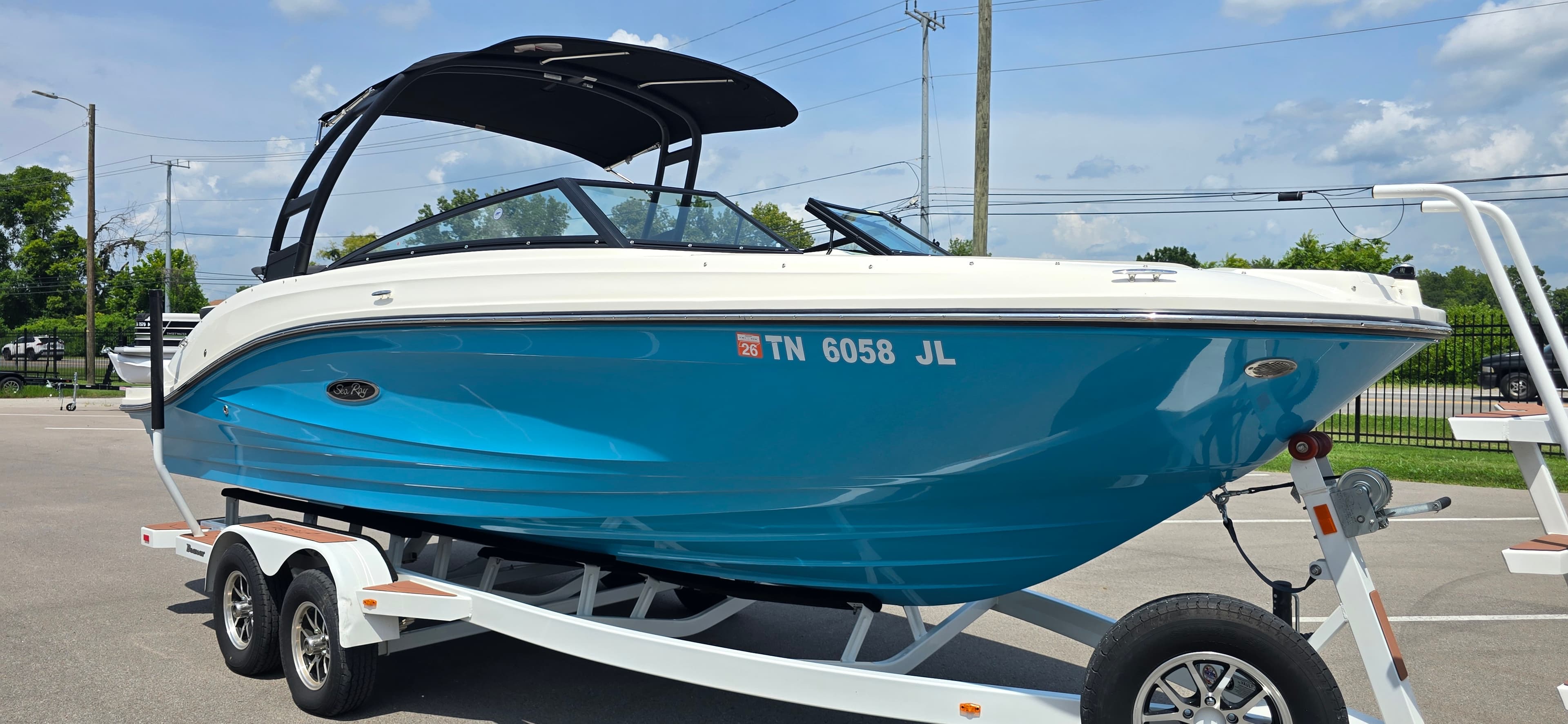 2023 Sea Ray 230 SPX