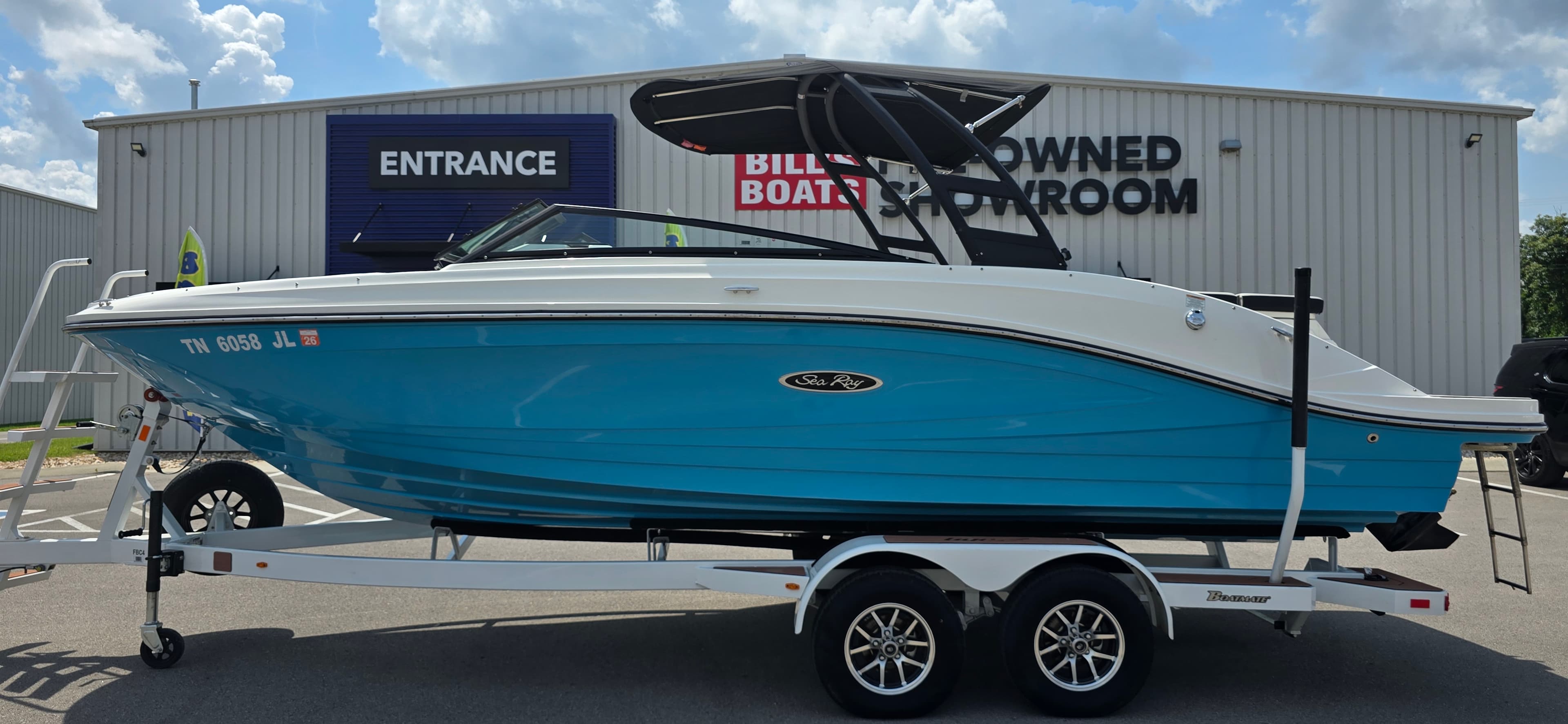 2023 Sea Ray 230 SPX - exterior