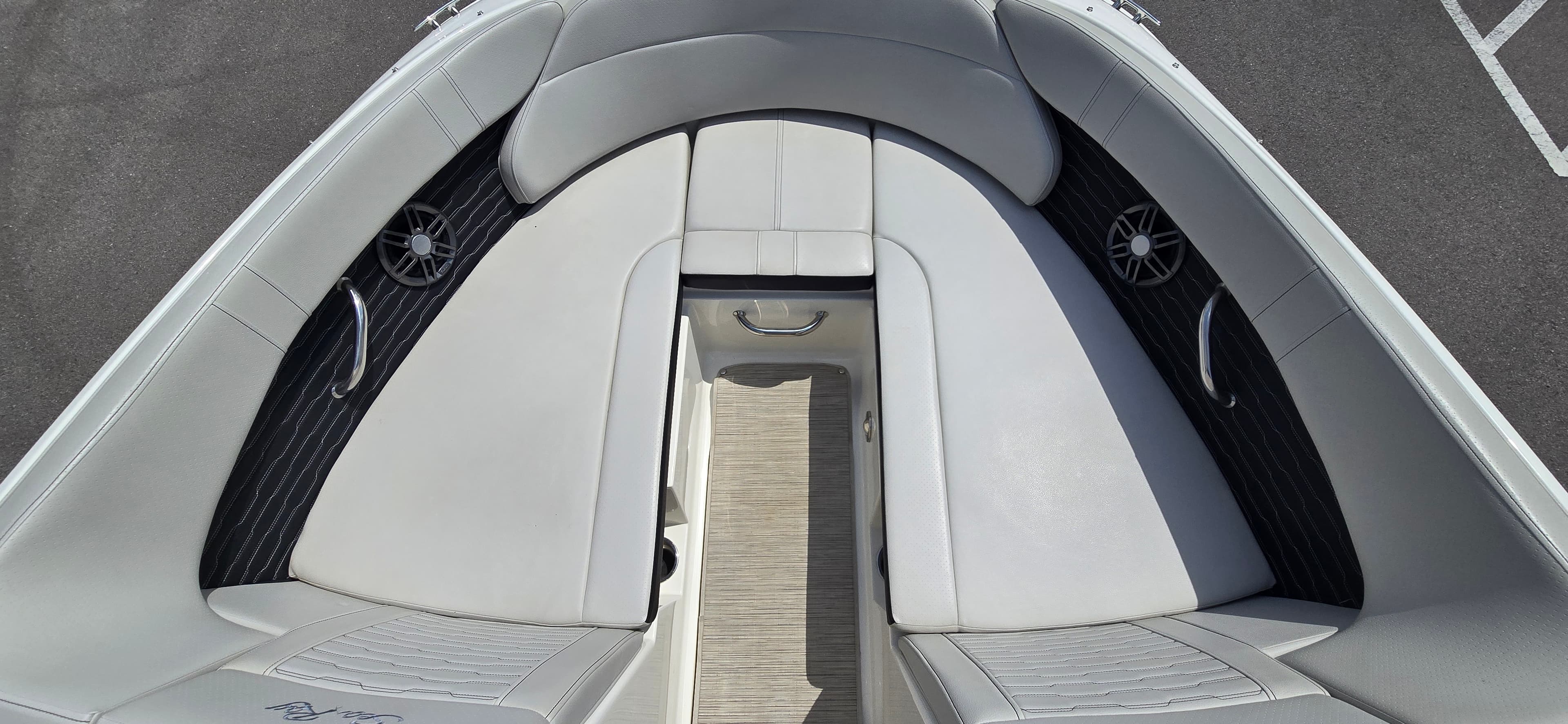 2023 Sea Ray 230 SPX - exterior