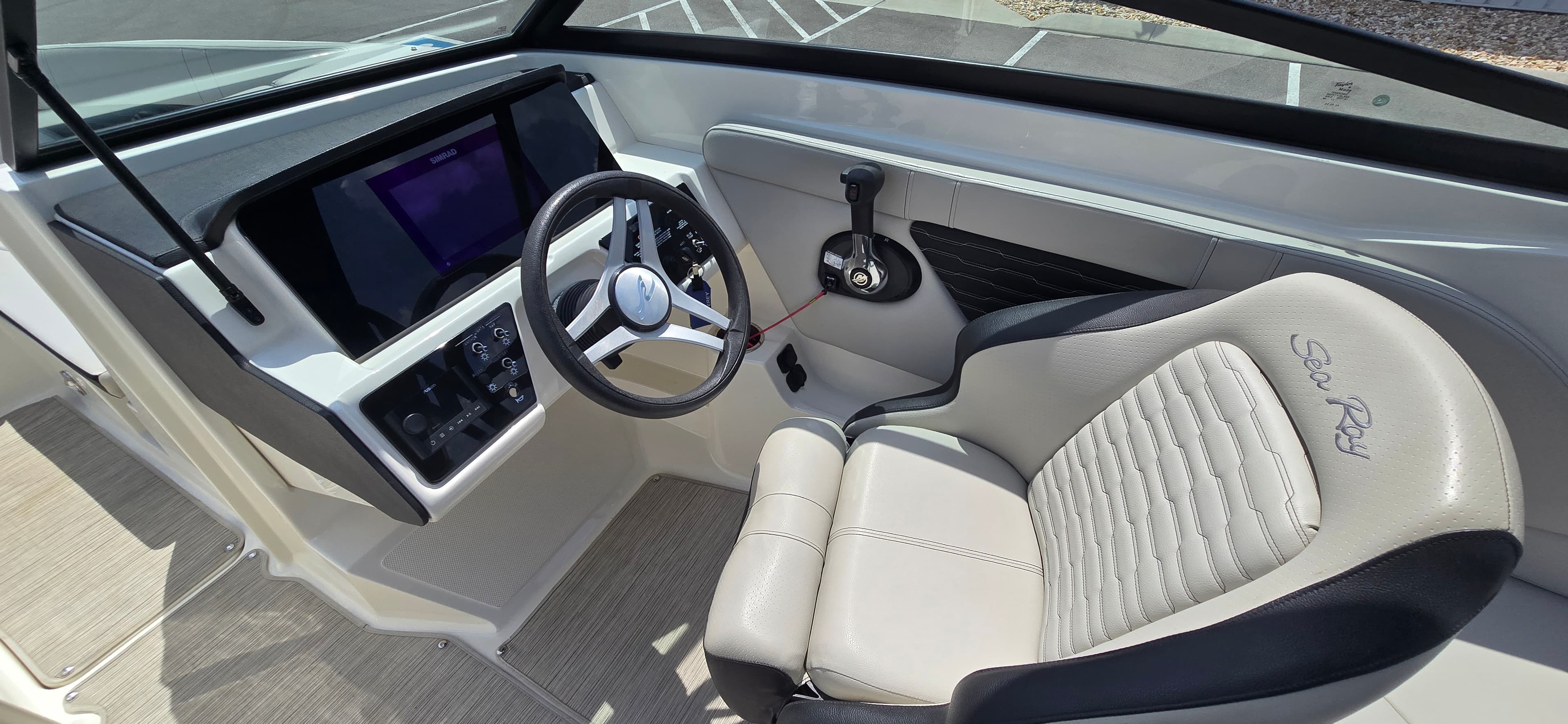 2023 Sea Ray 230 SPX - exterior