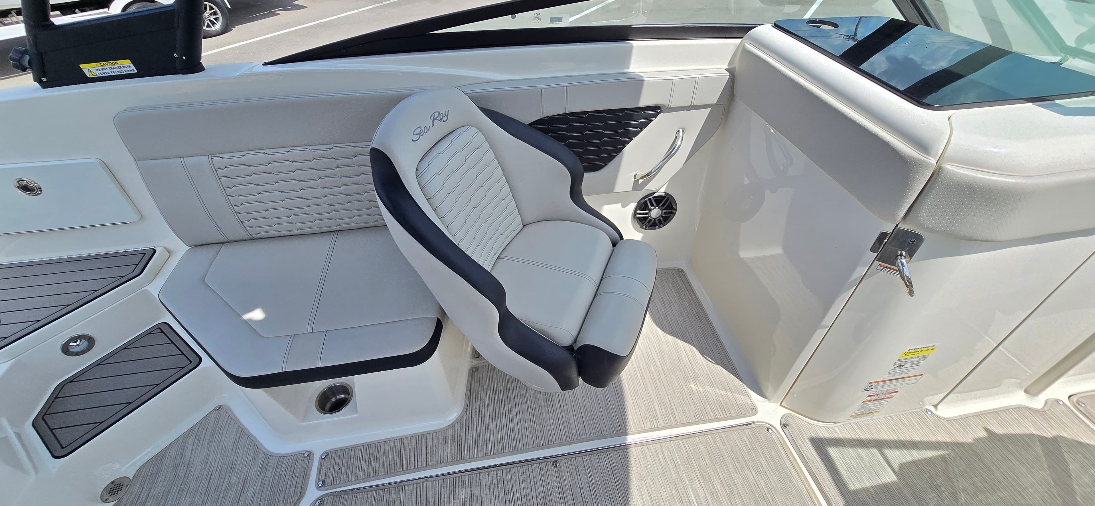 2023 Sea Ray 230 SPX - exterior