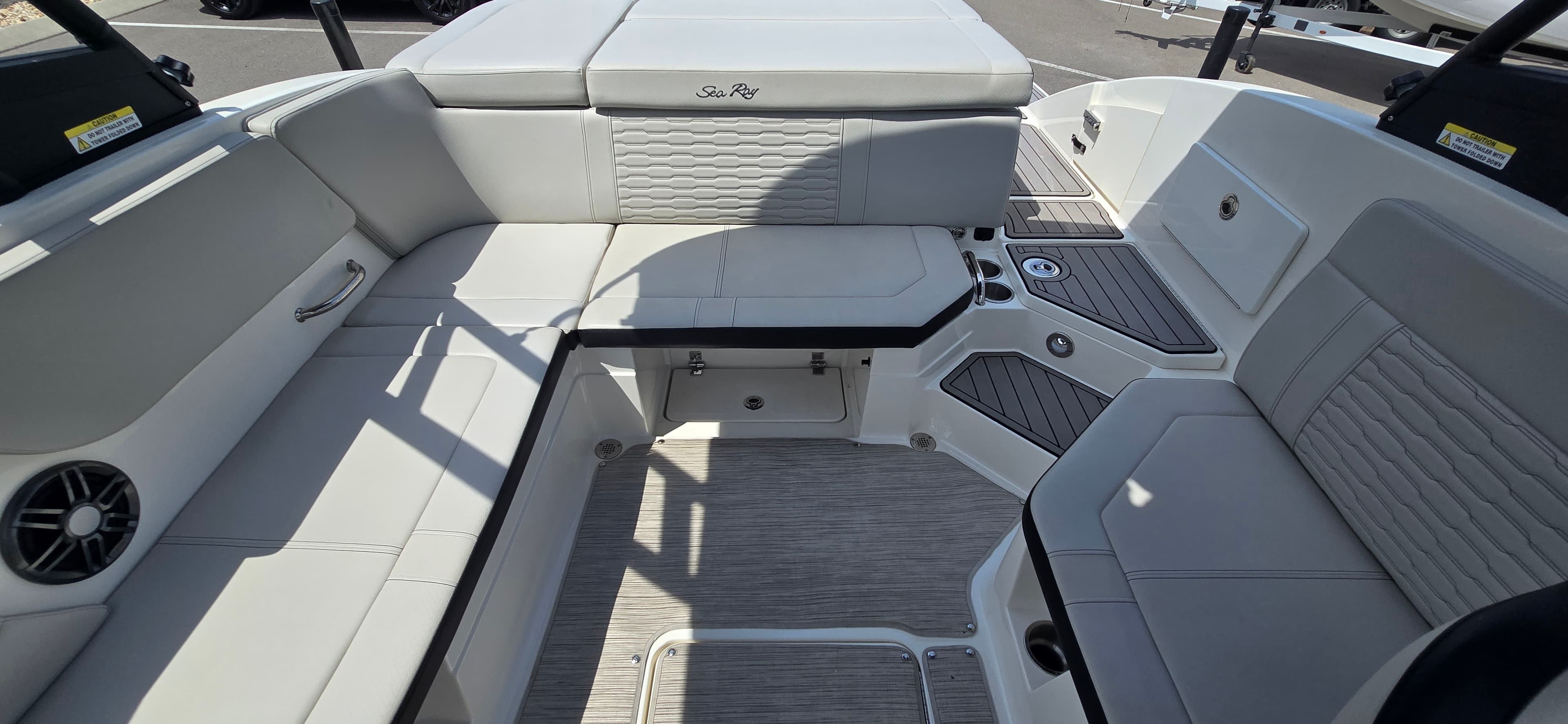 2023 Sea Ray 230 SPX - exterior