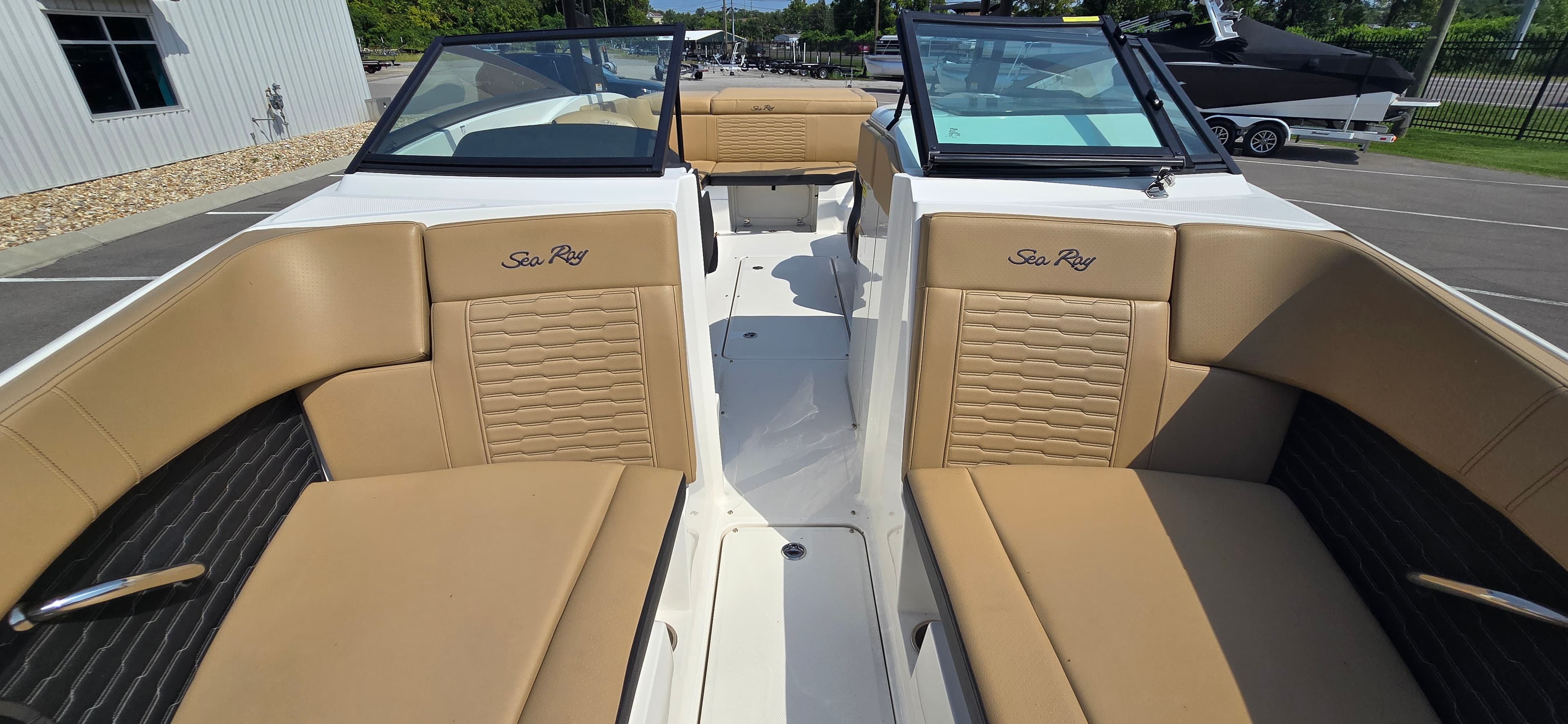 2024 Sea Ray SPX 230 - exterior