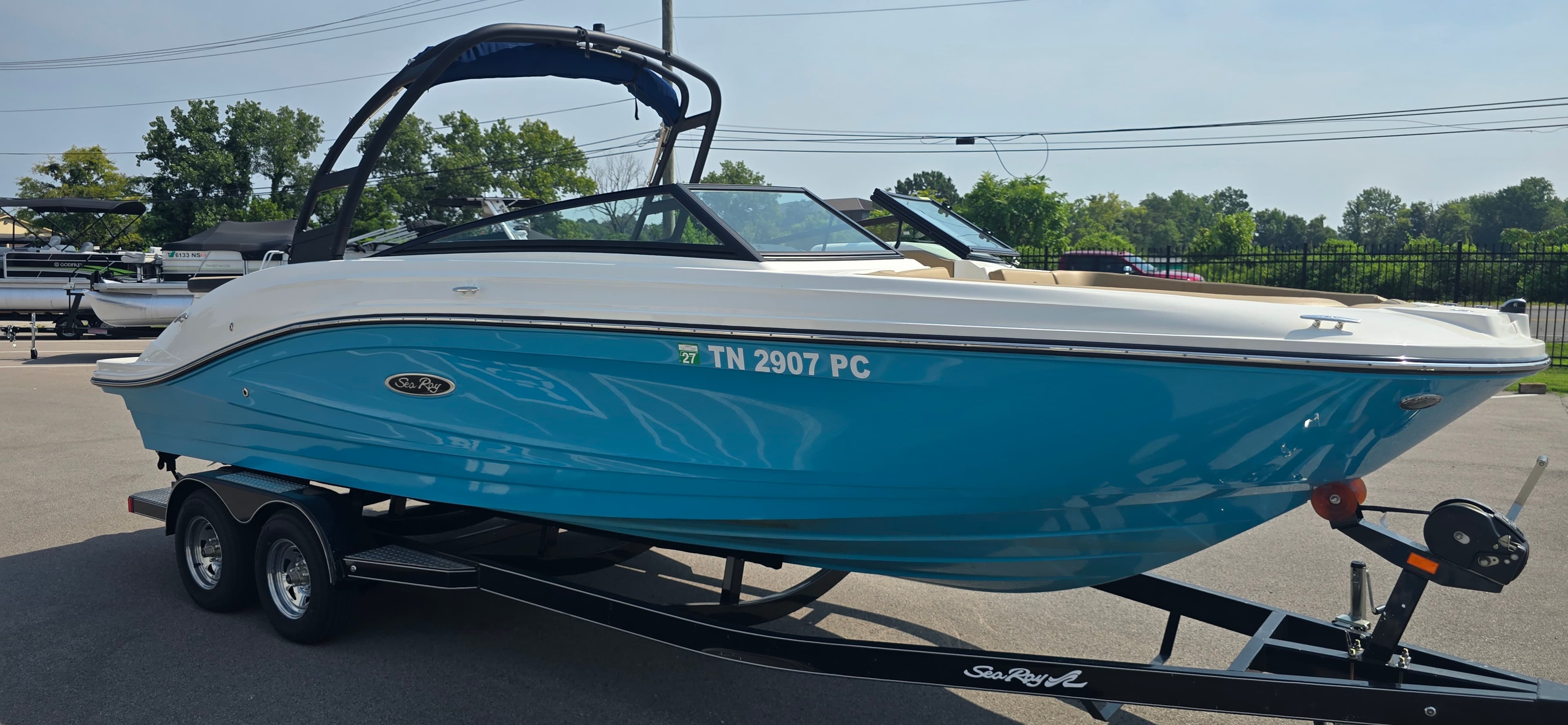 2024 Sea Ray SPX 230 - exterior