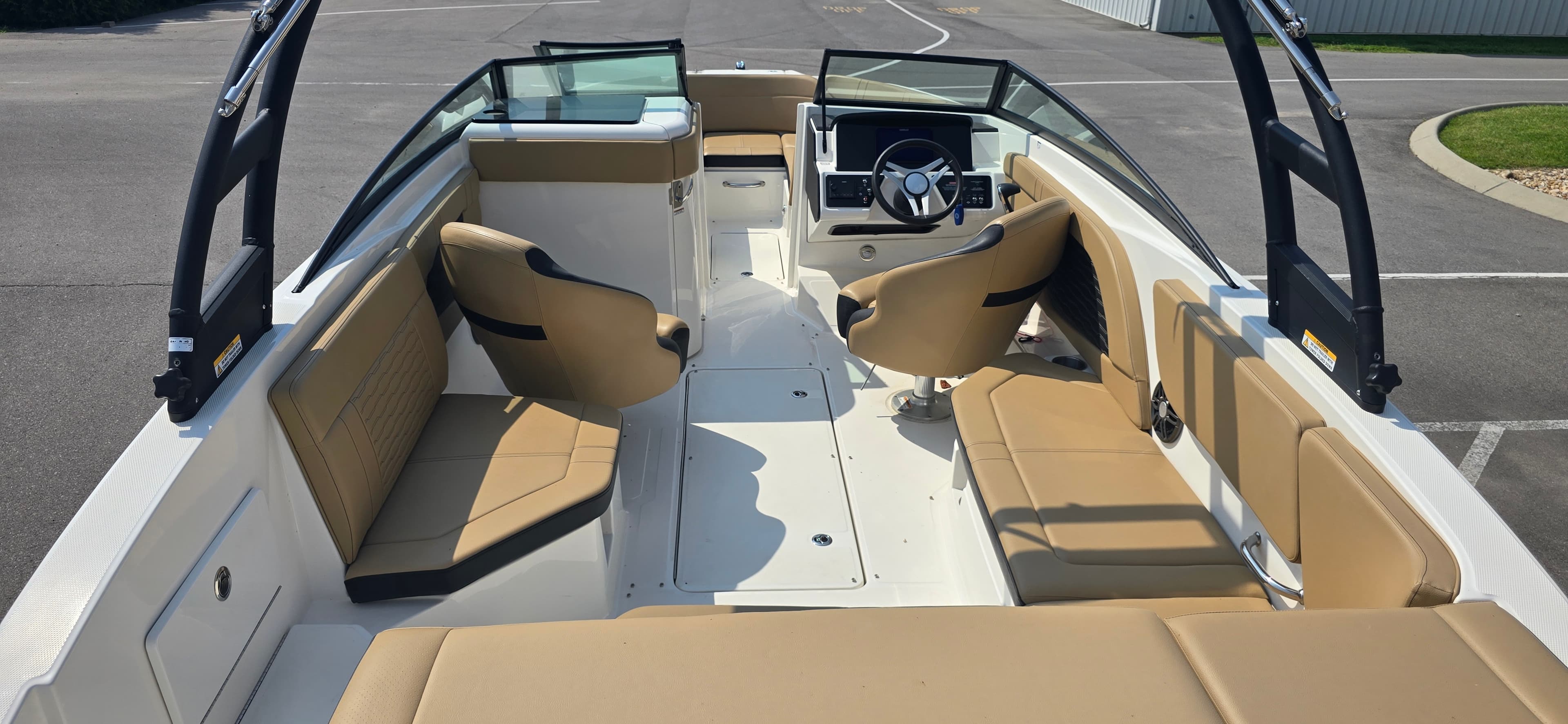 2024 Sea Ray SPX 230 - exterior