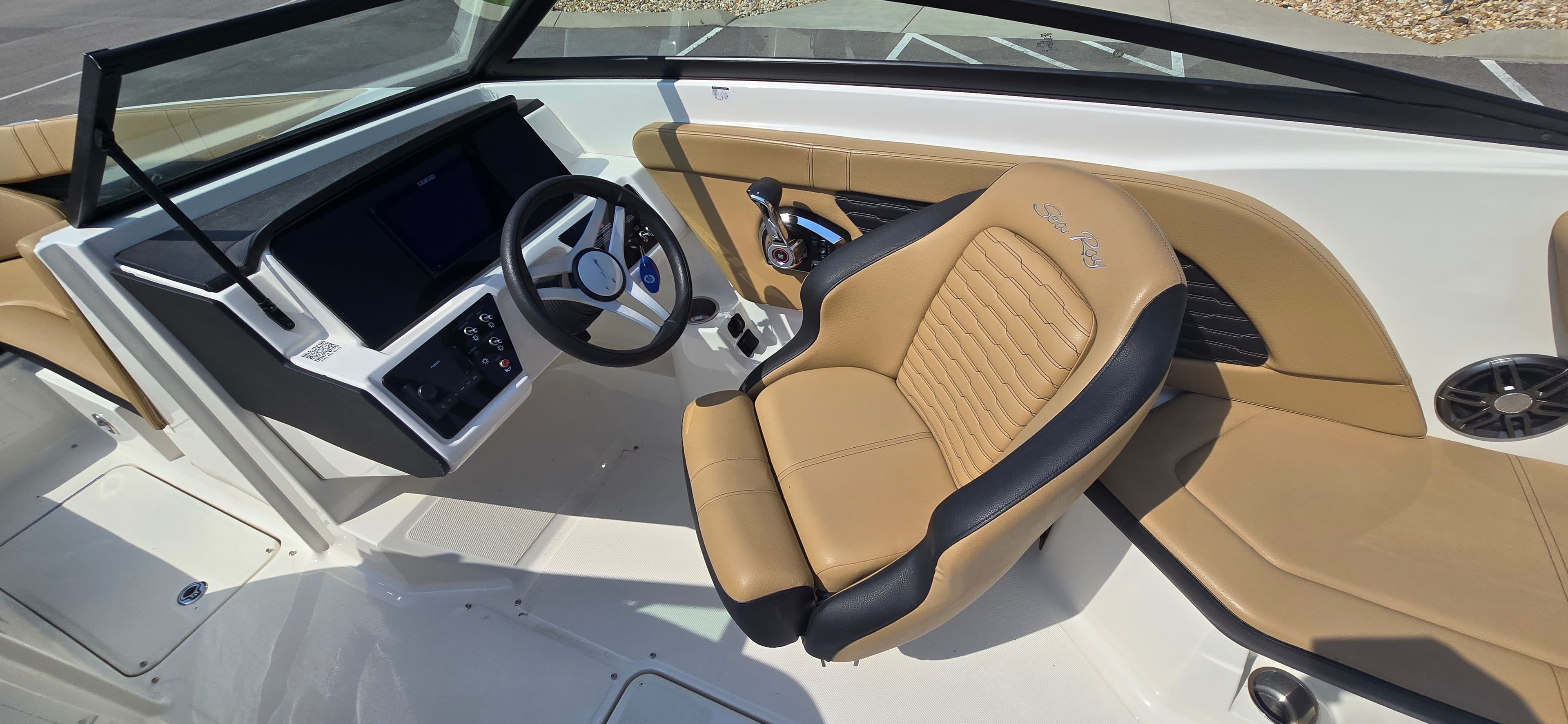 2024 Sea Ray SPX 230 - exterior