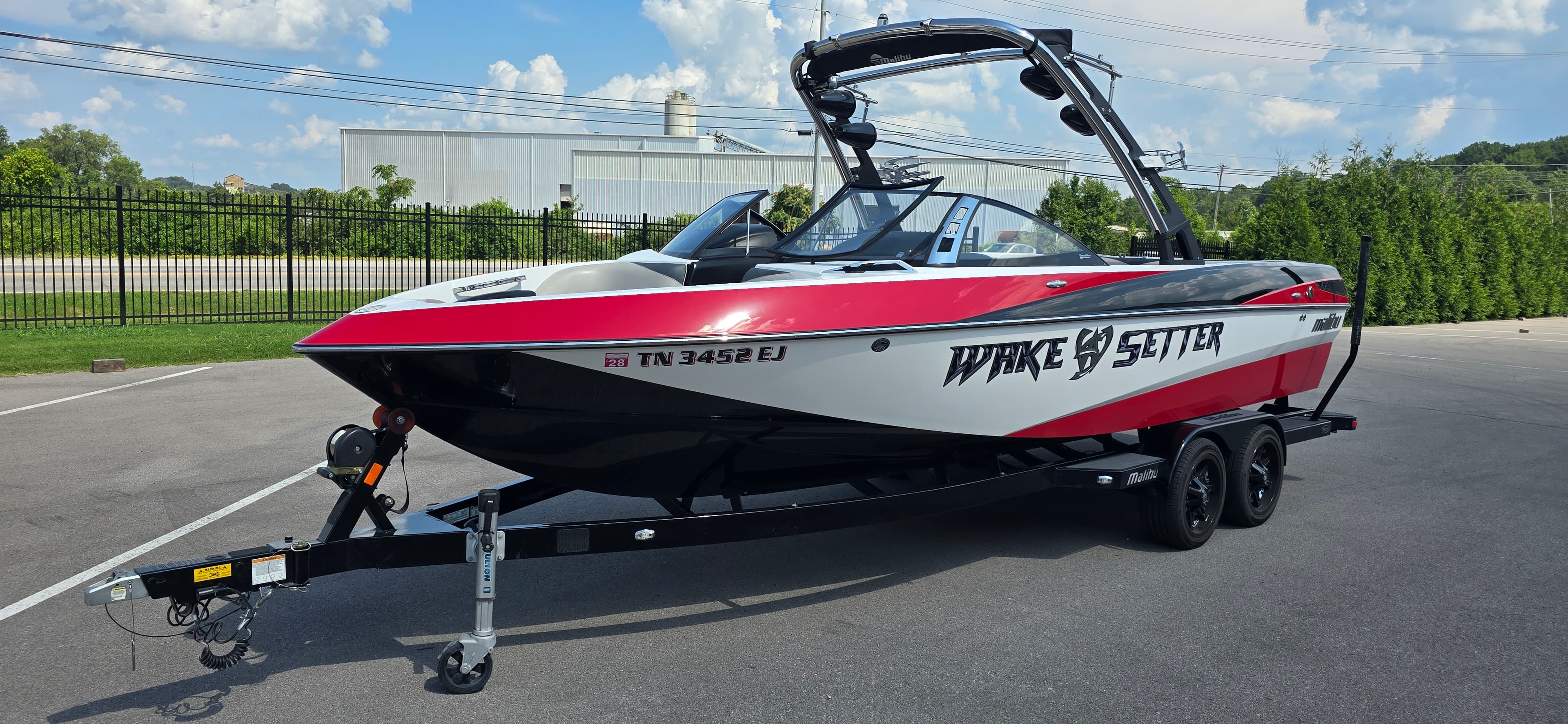 2011 Malibu Wakesetter LSV 247 - exterior