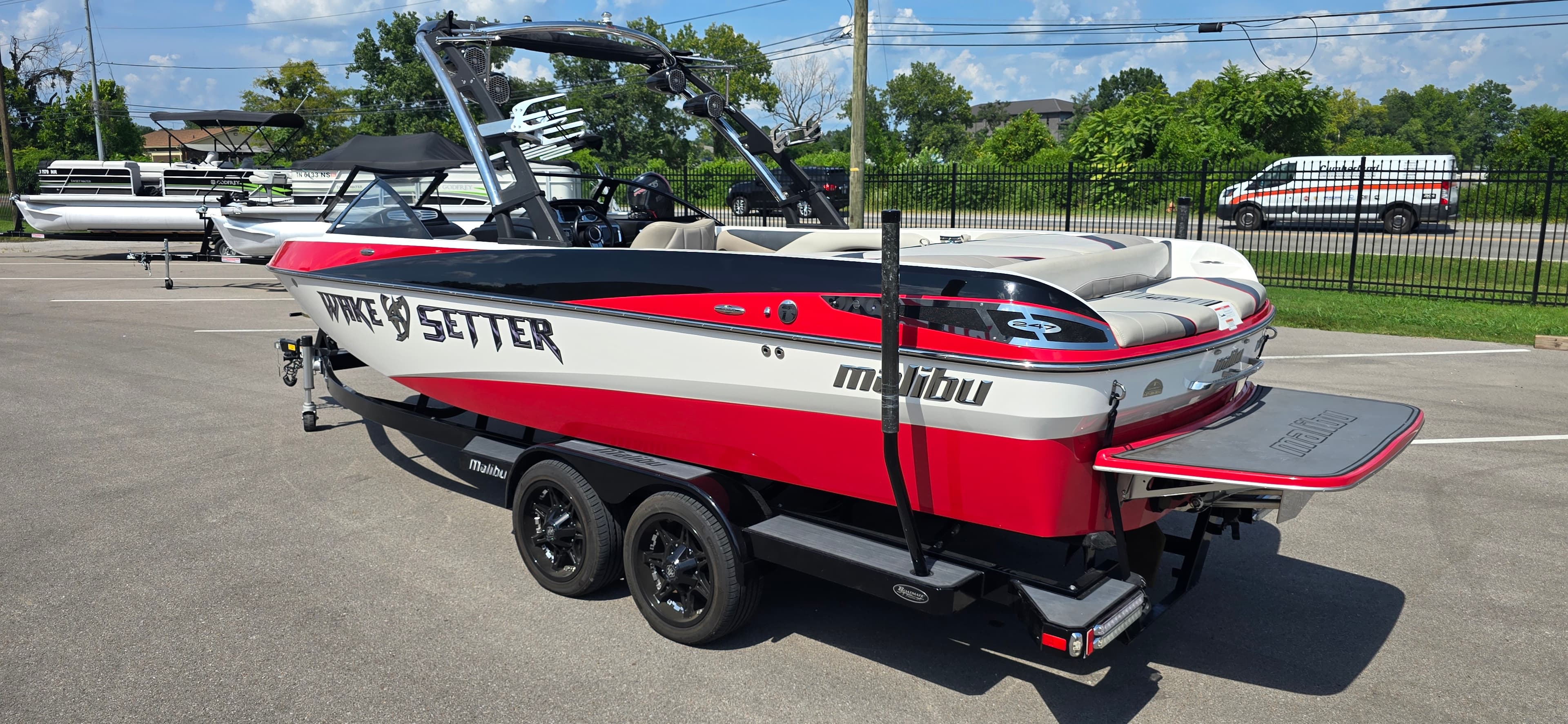 2011 Malibu Wakesetter LSV 247 - exterior