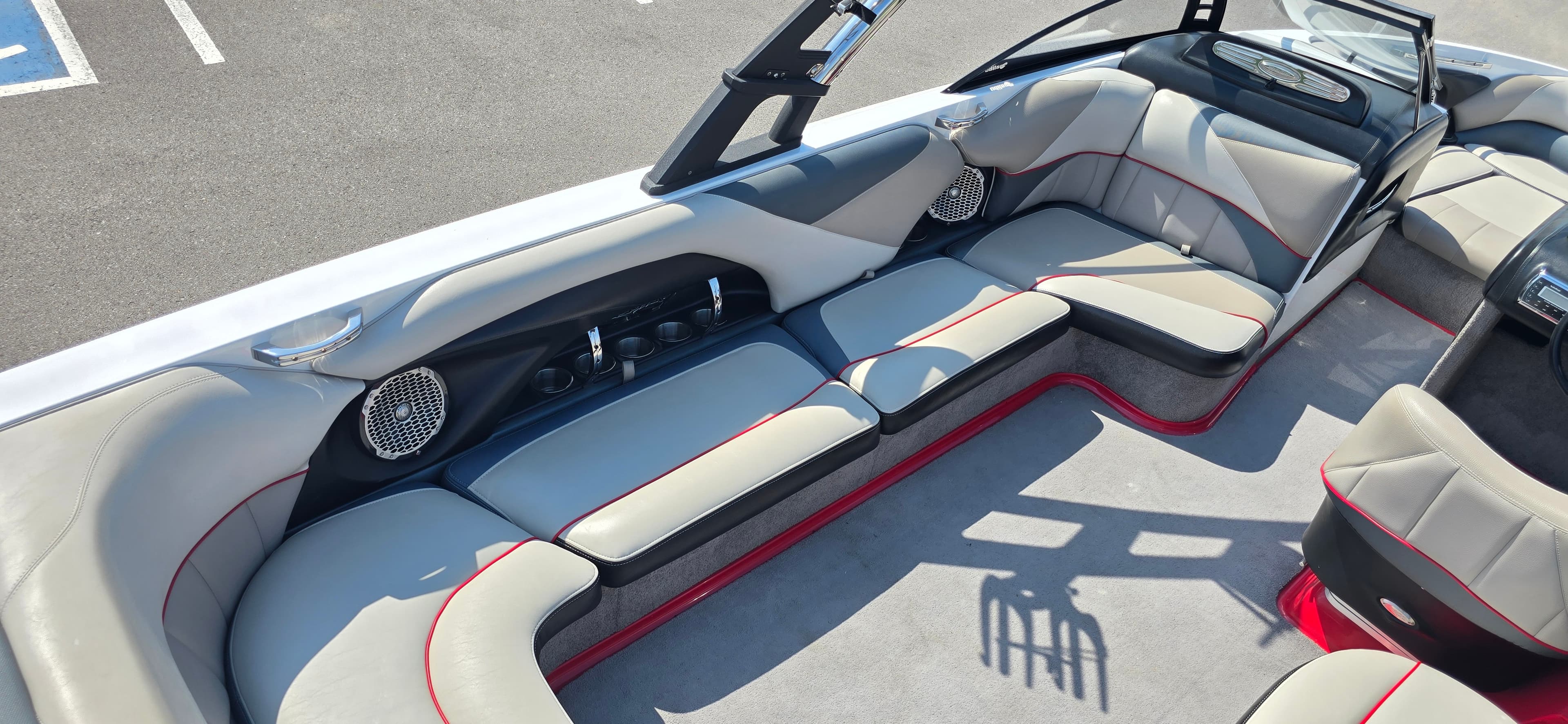 2011 Malibu Wakesetter LSV 247 - exterior