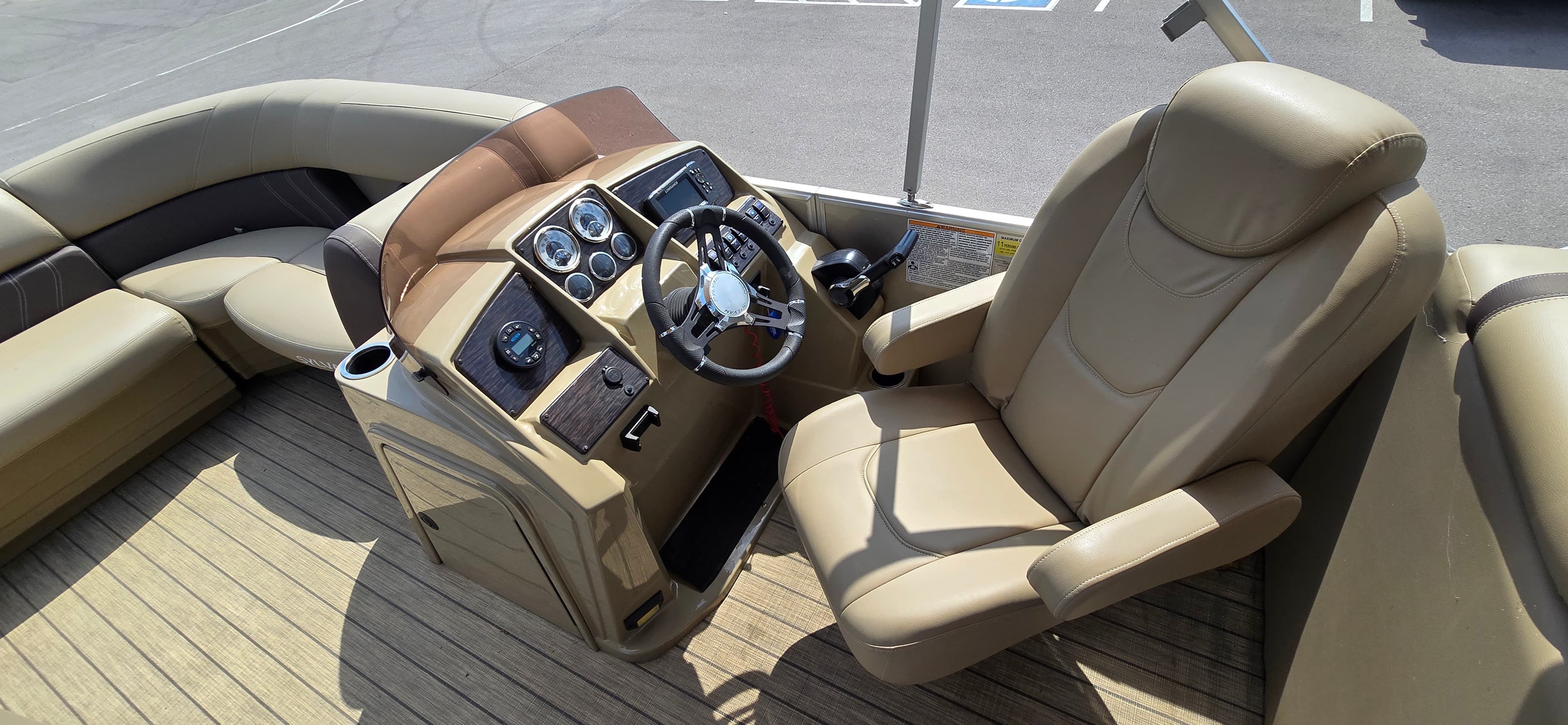 2022 Sylvan Mirage 8522 - exterior