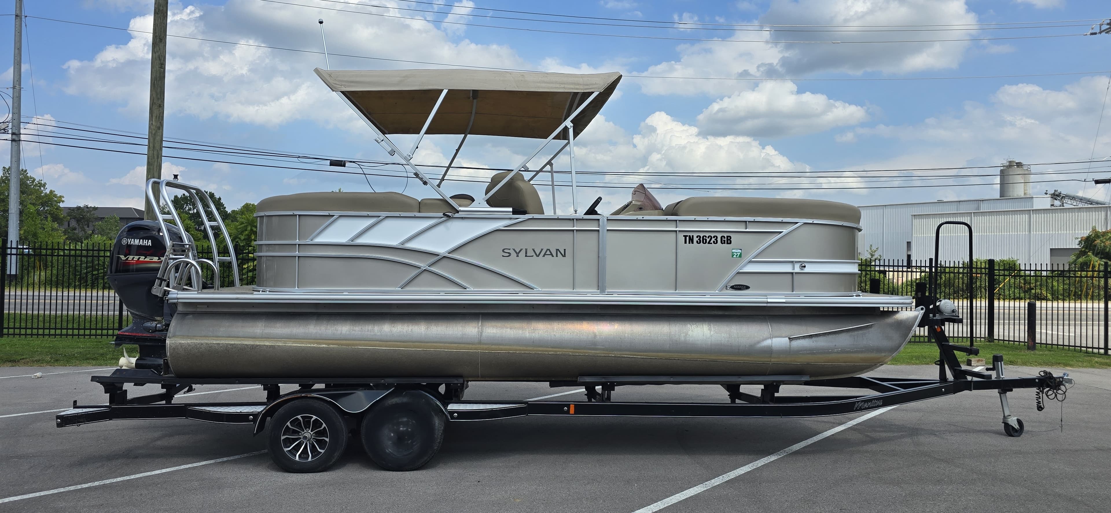 2022 Sylvan Mirage 8522 - exterior