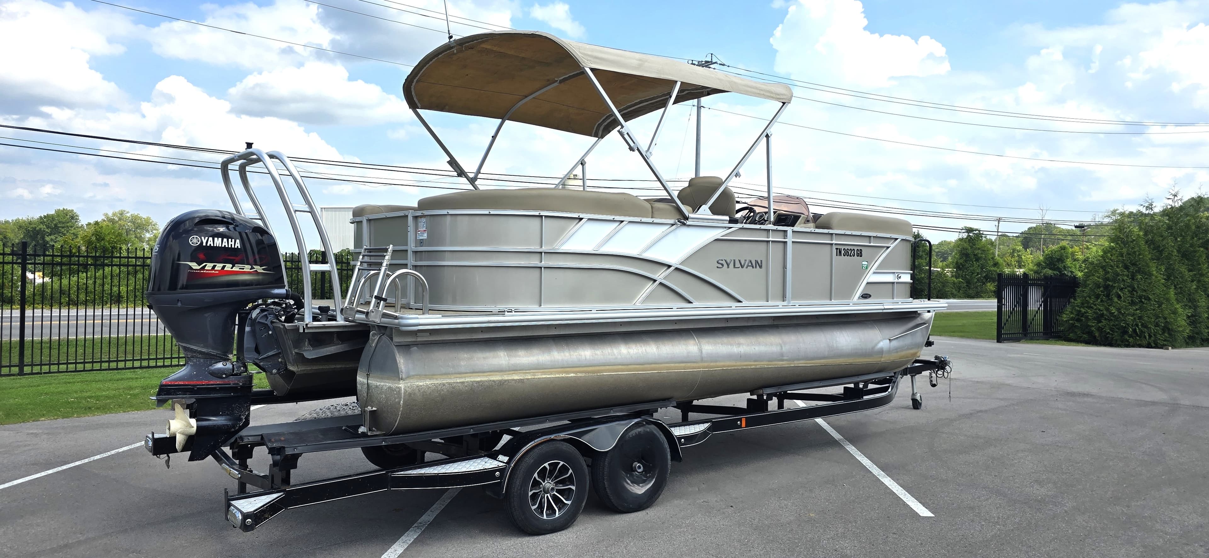 2022 Sylvan Mirage 8522 - exterior