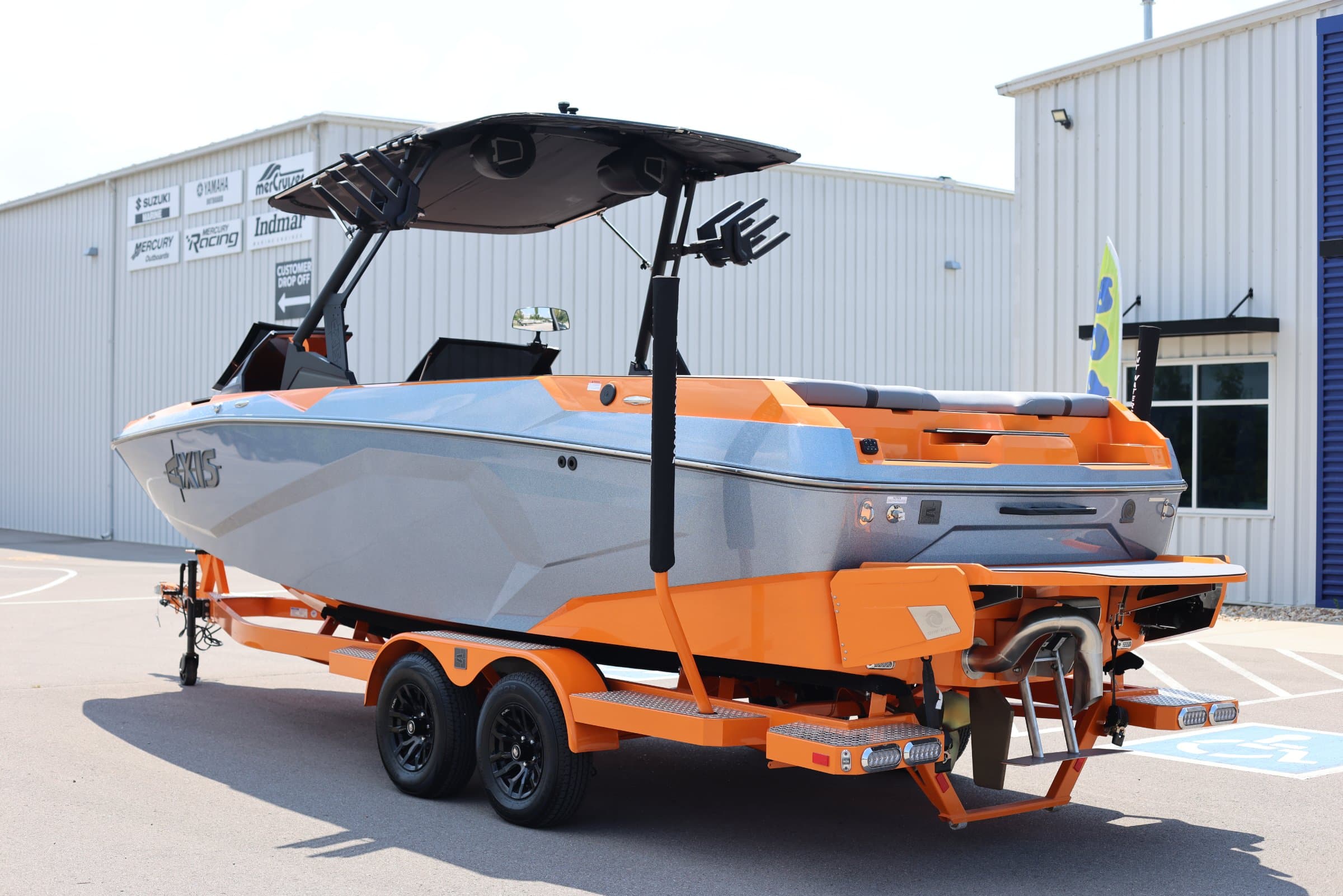 2025 Axis A245 - exterior