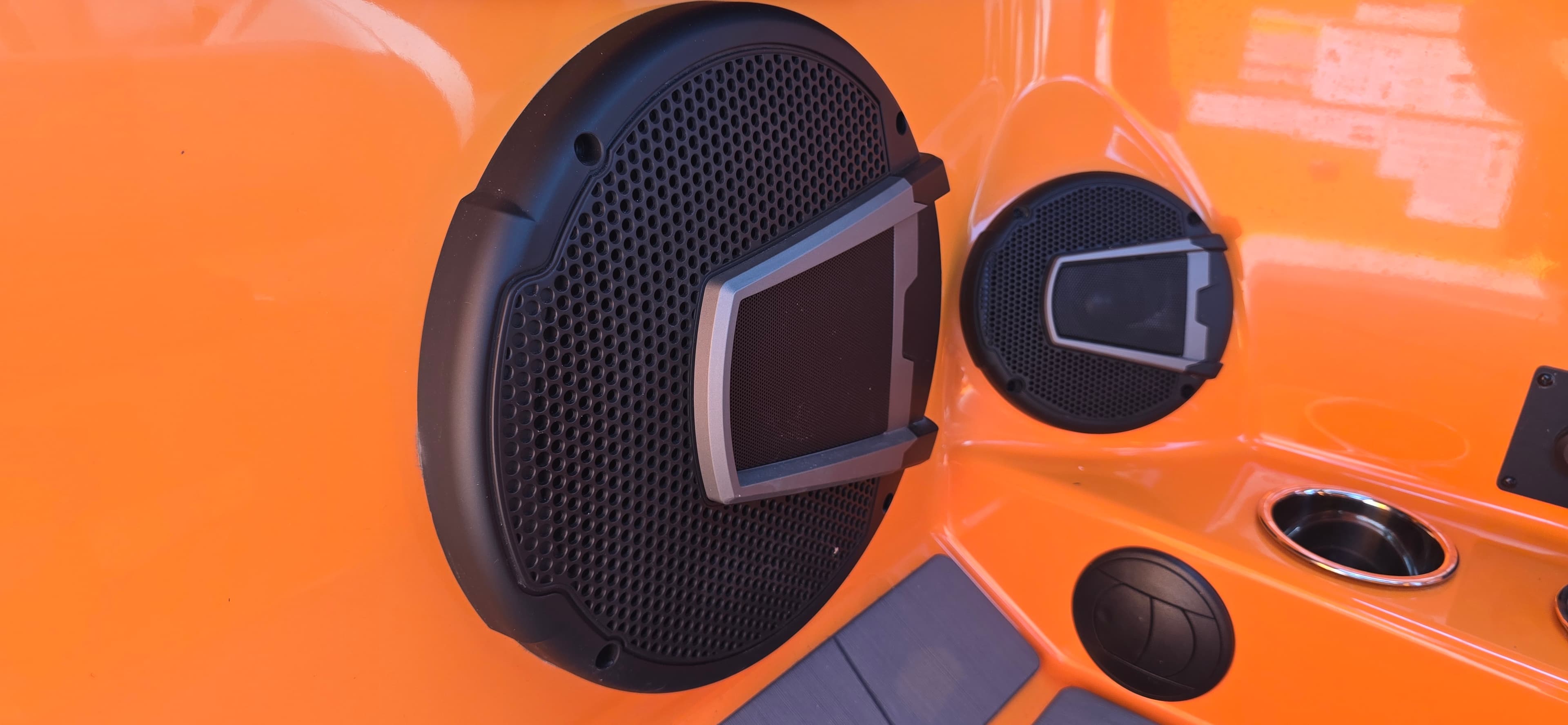 2025 Axis A245 - exterior
