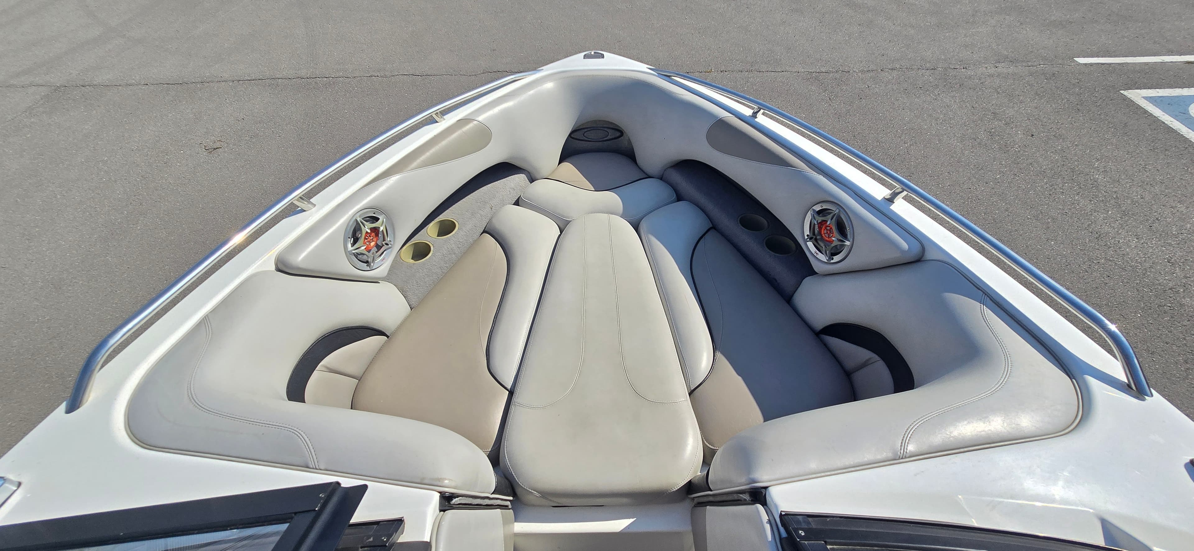 2004 Malibu 23 LSV Wakesetter - exterior