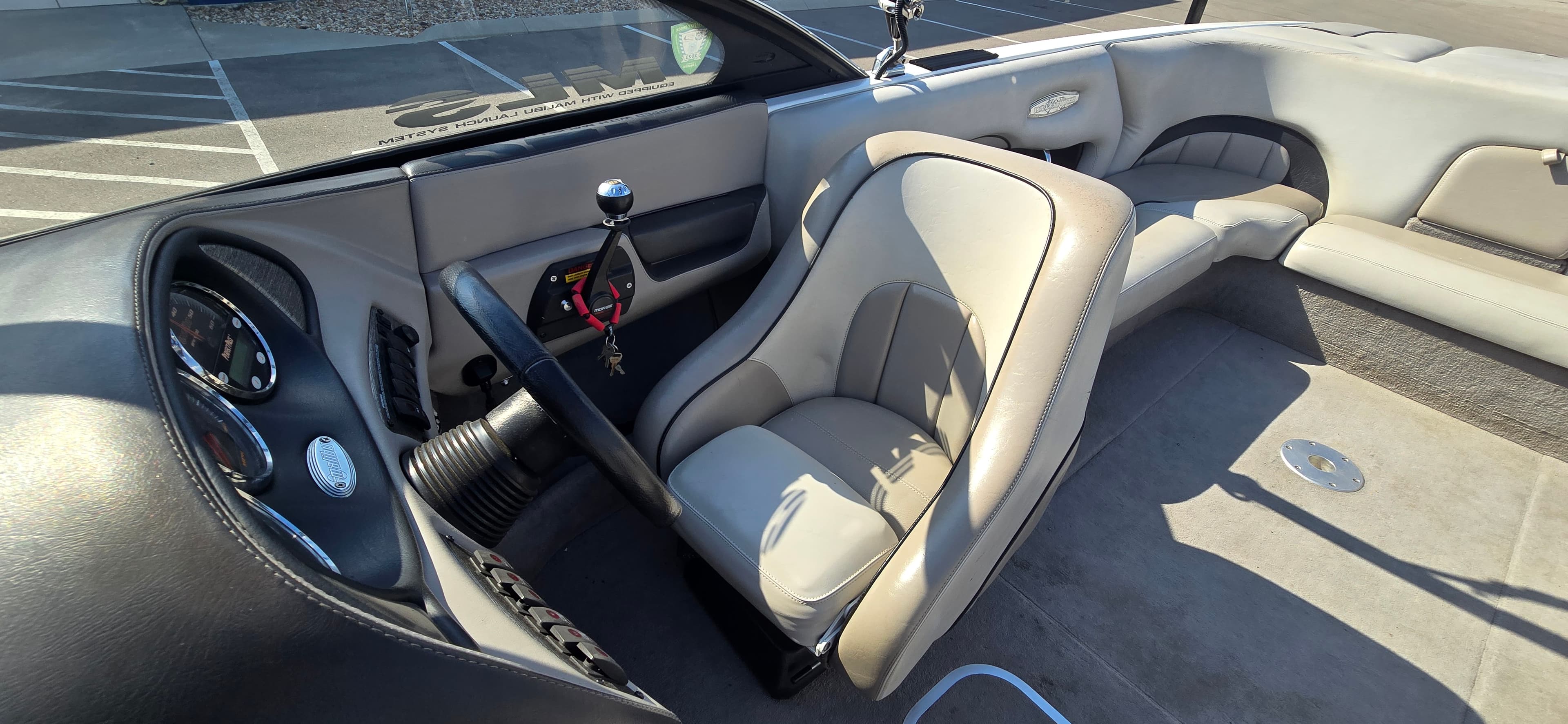 2004 Malibu 23 LSV Wakesetter - exterior