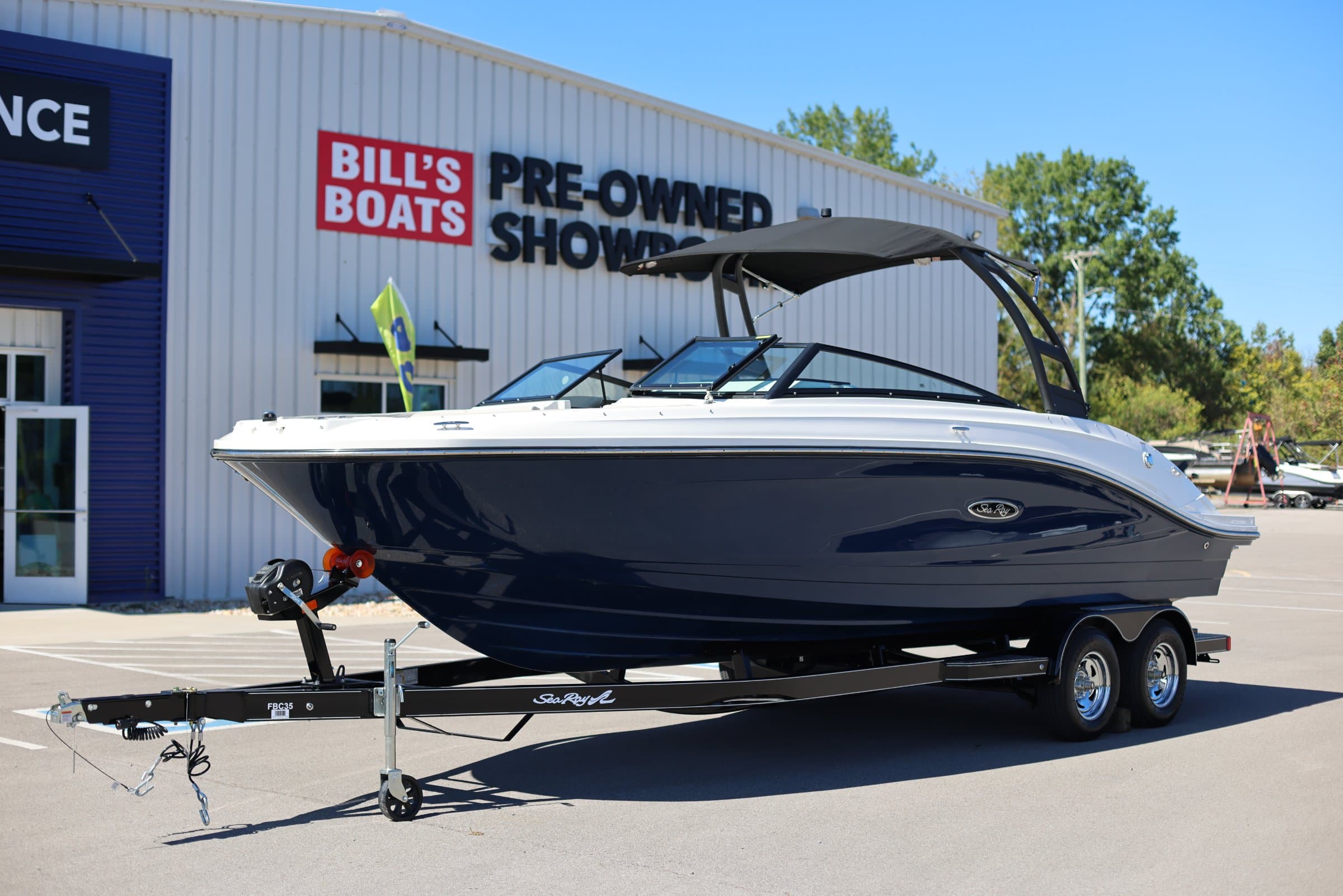 2023 Sea Ray 230 SPX