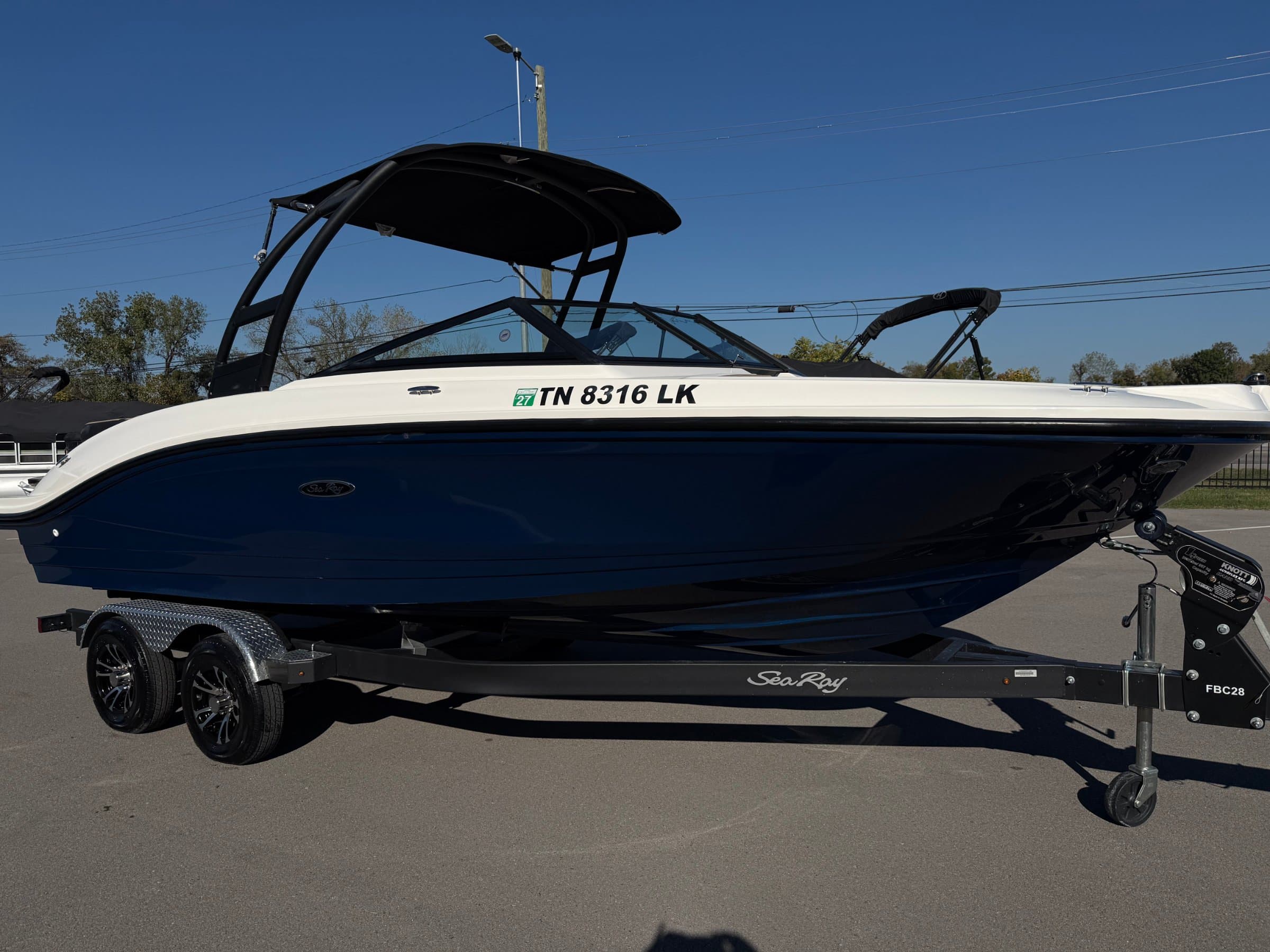2024 Sea Ray SPX 210 - exterior