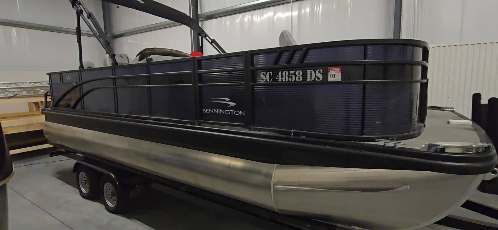 2022 Bennington SX 22 - exterior